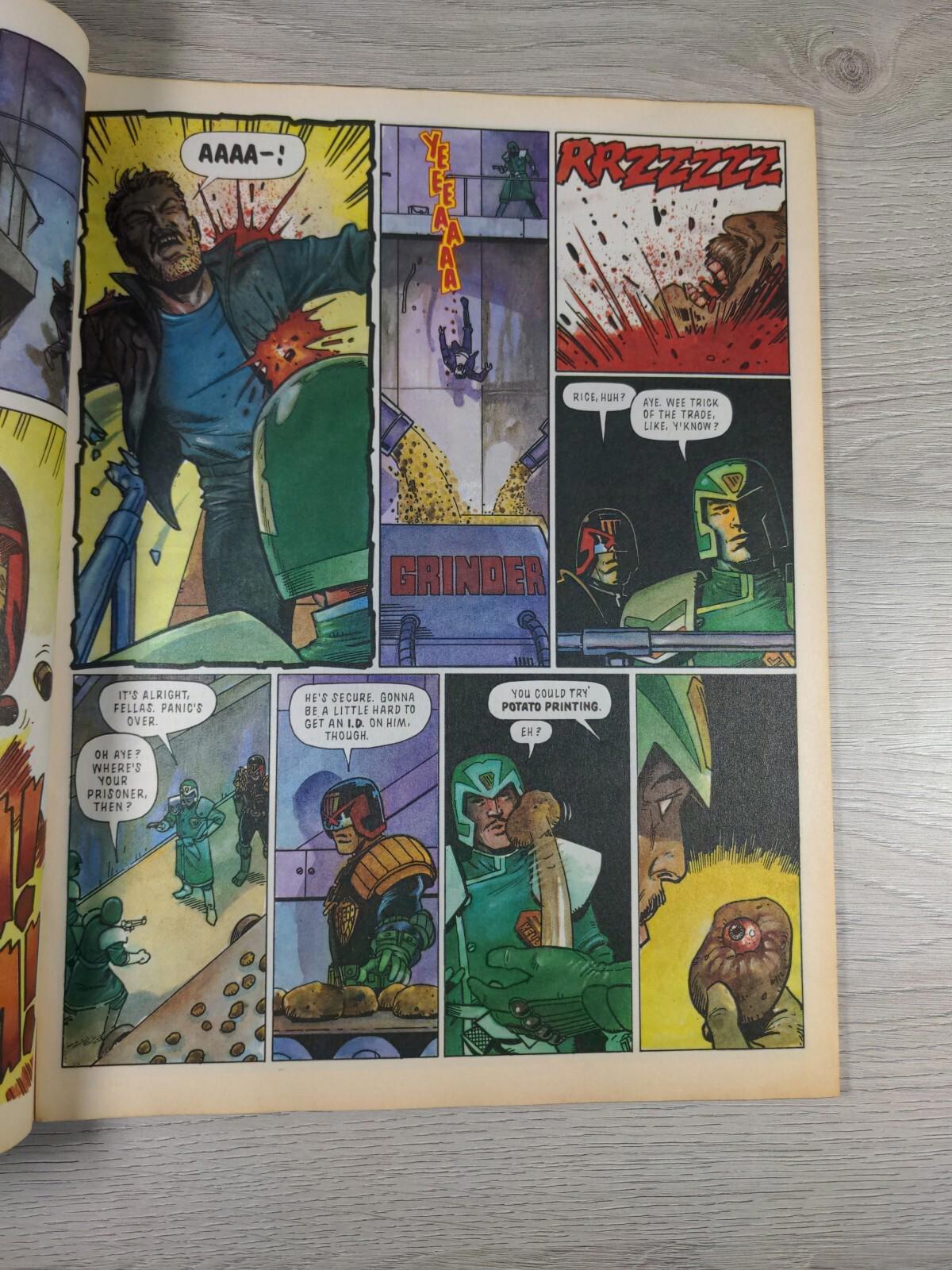 2000AD Featuring Judge Dredd Prog 732 May 1991 Vintage Comic - Retrorama UK