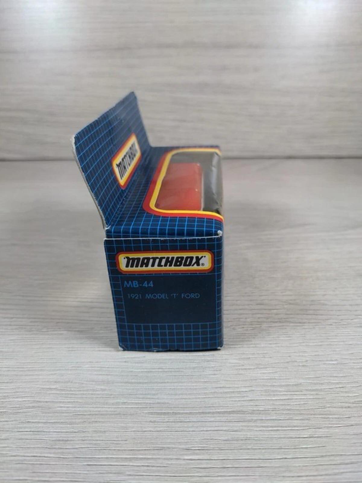 Matchbox MB-44 1921 Model 'T' Ford Diecast Van Dales Farm Sealed Box