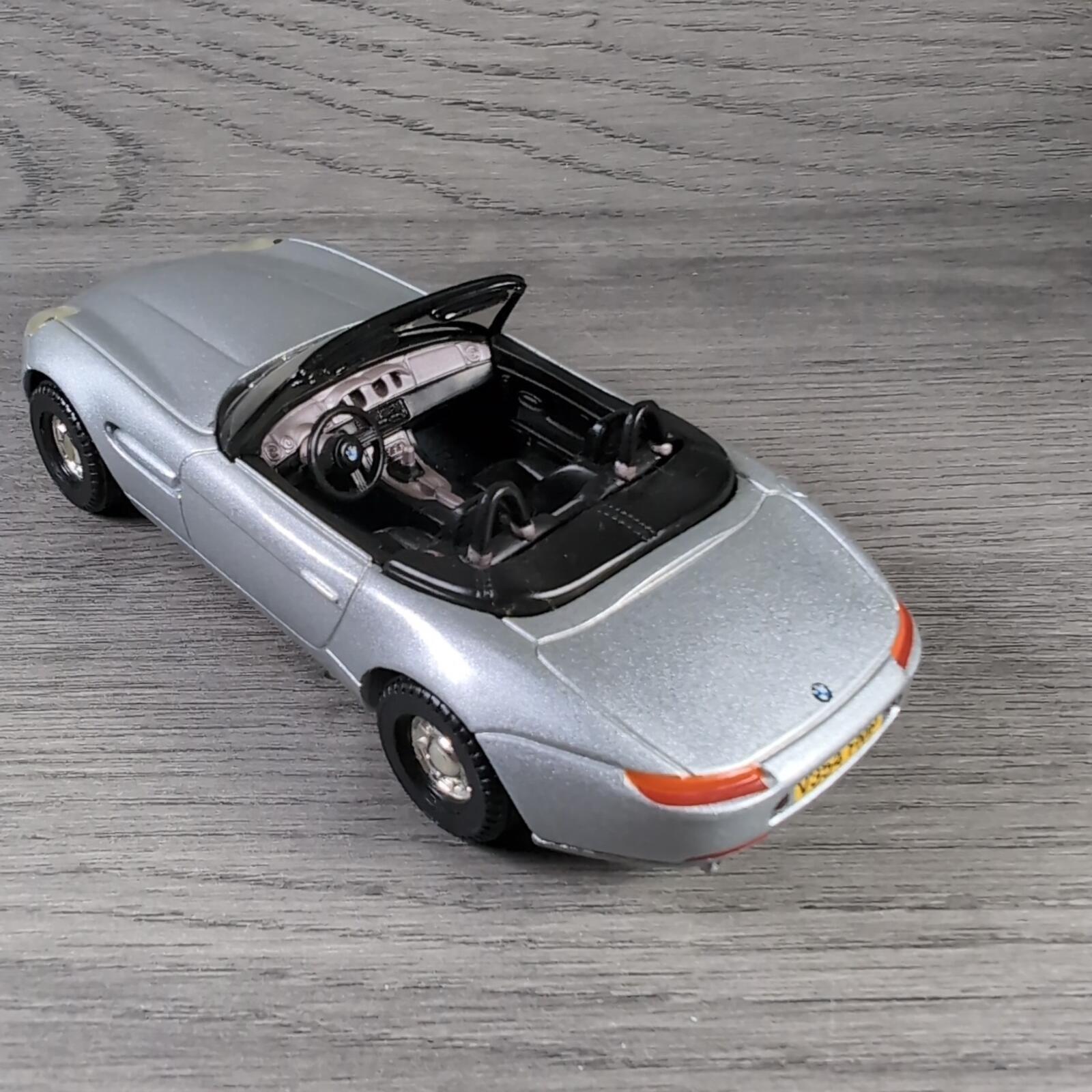Corgi James Bond 007 BMW Z8 05001 The World Is Not Enough Die-Cast Model