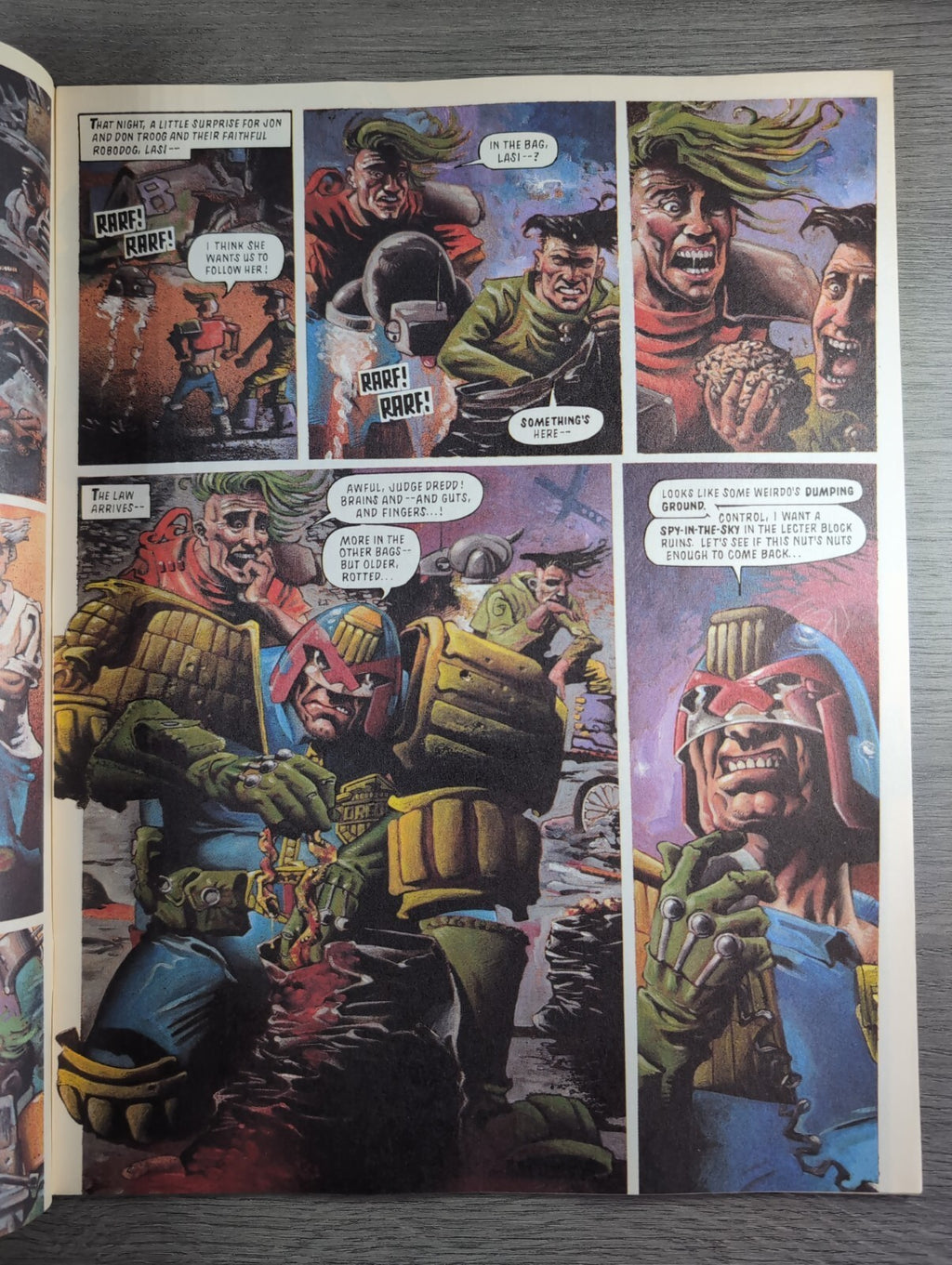 2000AD Prog 817 Featuring Judge Dredd Comic 9th Jan 1993 Vintage Retro Comic