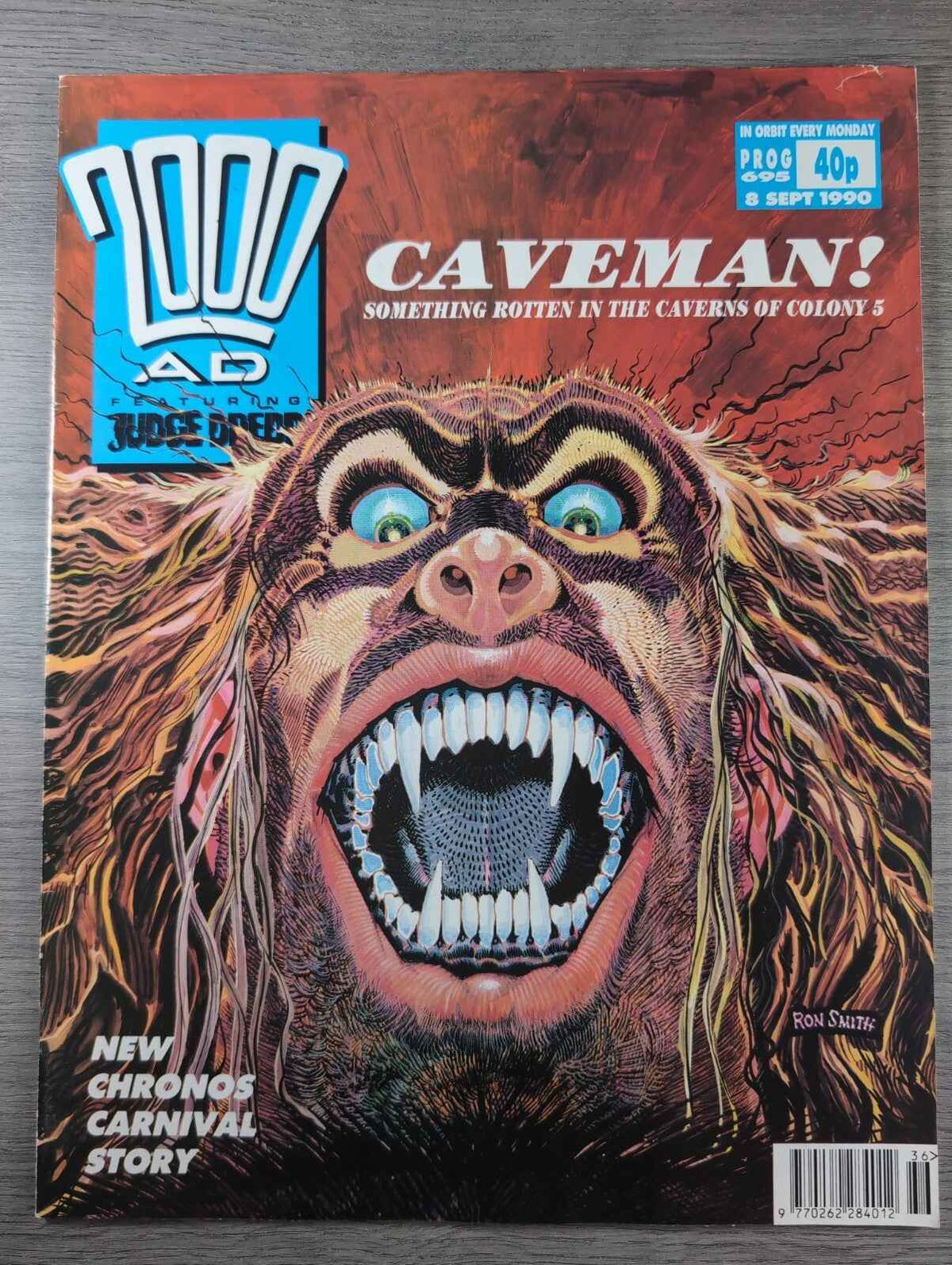 2000AD Prog 695 Featuring Judge Dredd Comic 8th Sept 1990 Vintage Retro Comic