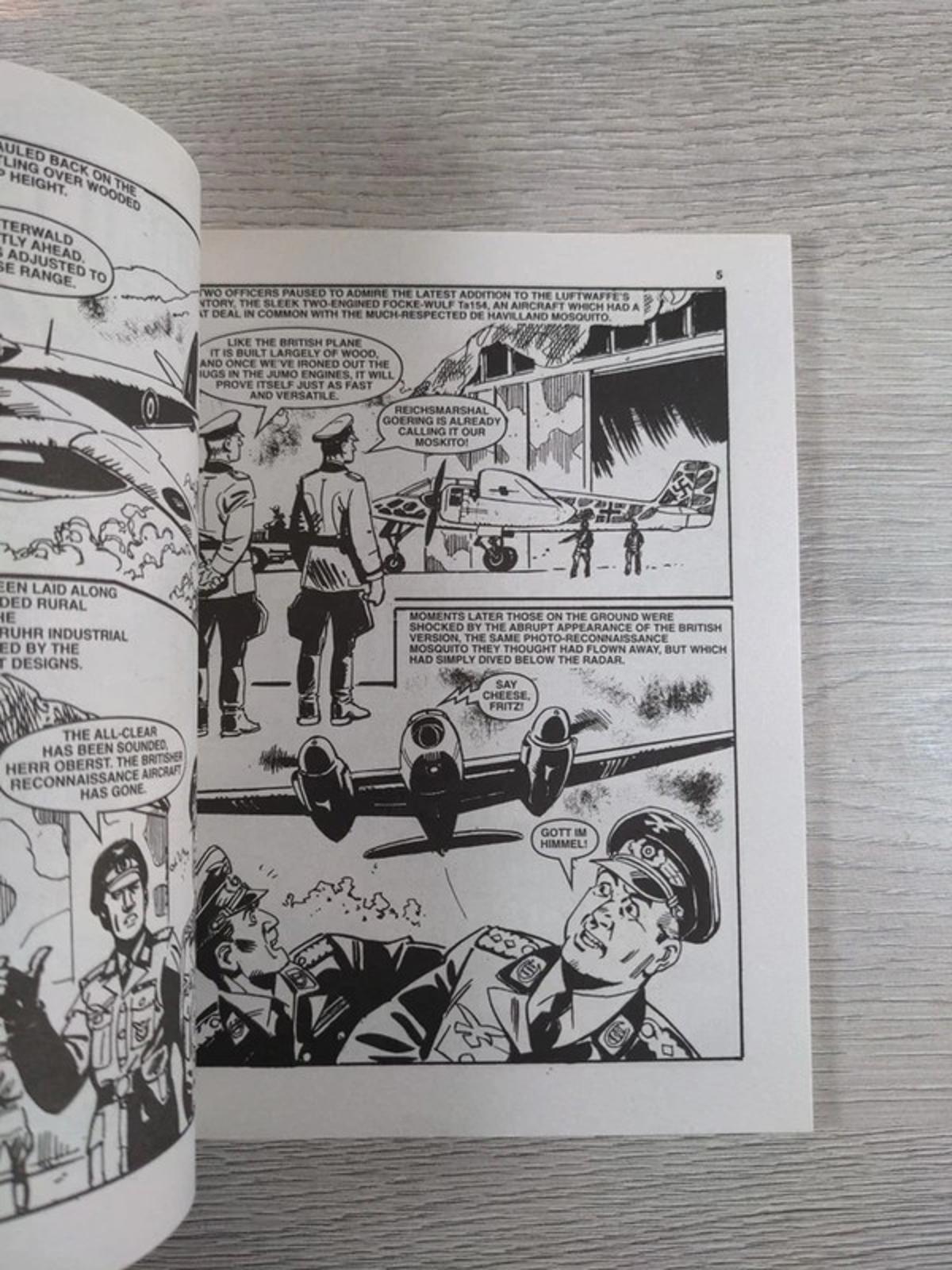 Commando Comic Coming Unstuck Issue Number 4531 - Retrorama UK
