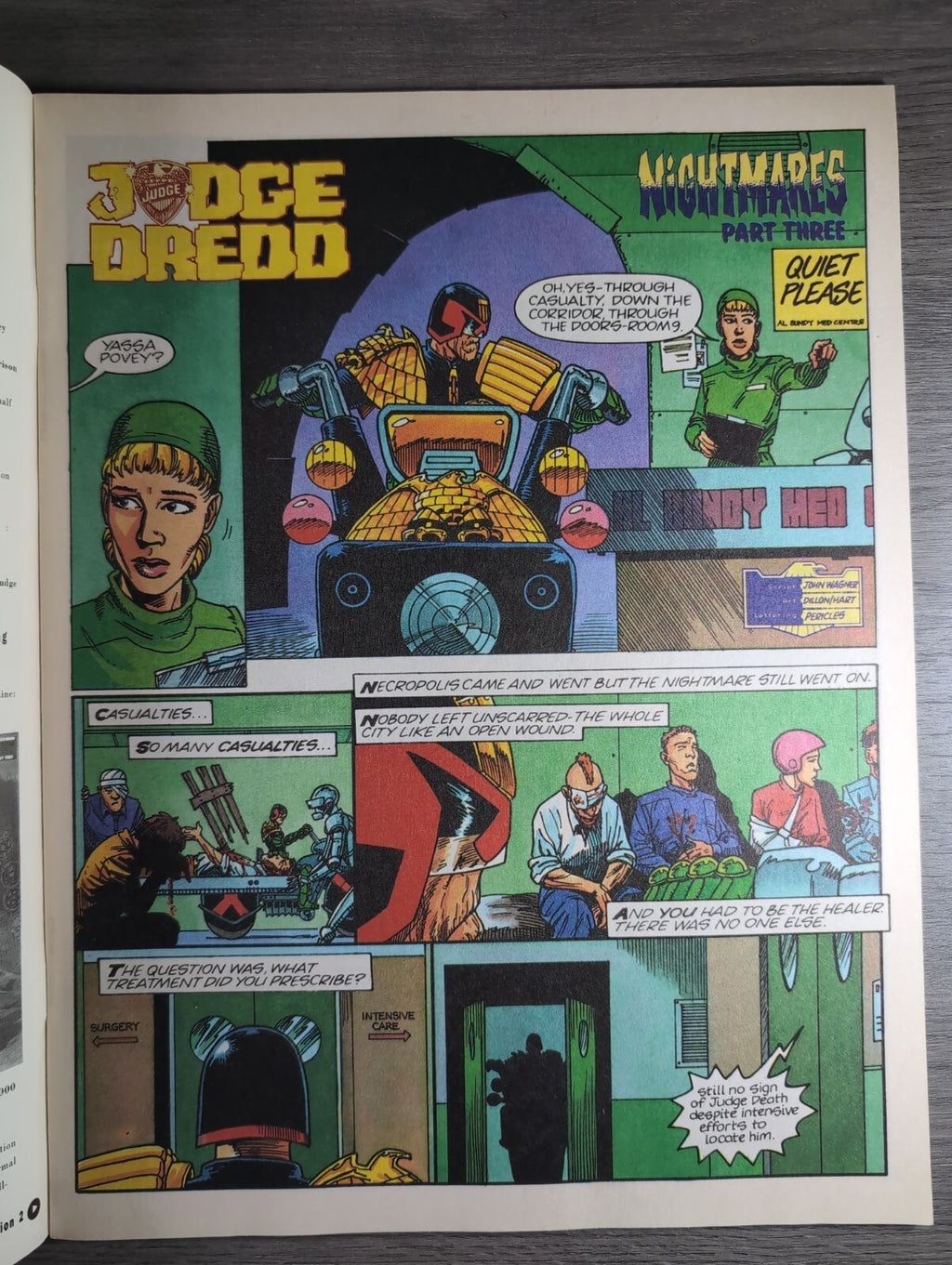 2000AD Prog 704 Featuring Judge Dredd Comic 10th Nov 1990  Vintage Retro Comic