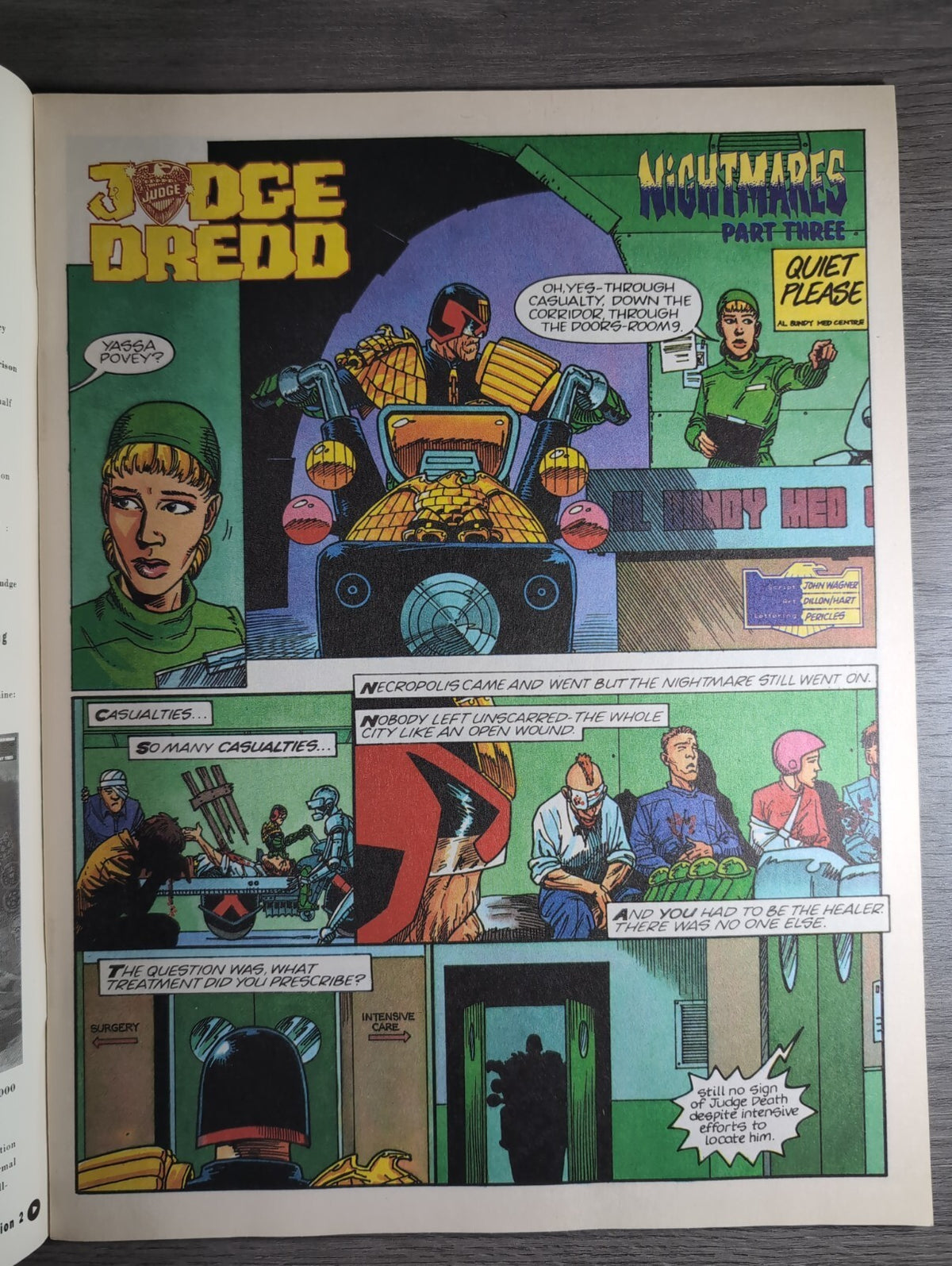 2000AD Prog 704 Featuring Judge Dredd Comic 10th Nov 1990  Vintage Retro Comic
