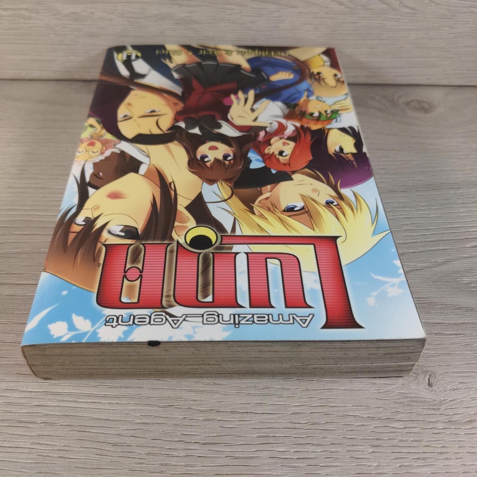 Amazing Agent Luna Vol. 11 by Nunzio DeFilippis  Manga Paperback Book 2015 - Retrorama UK