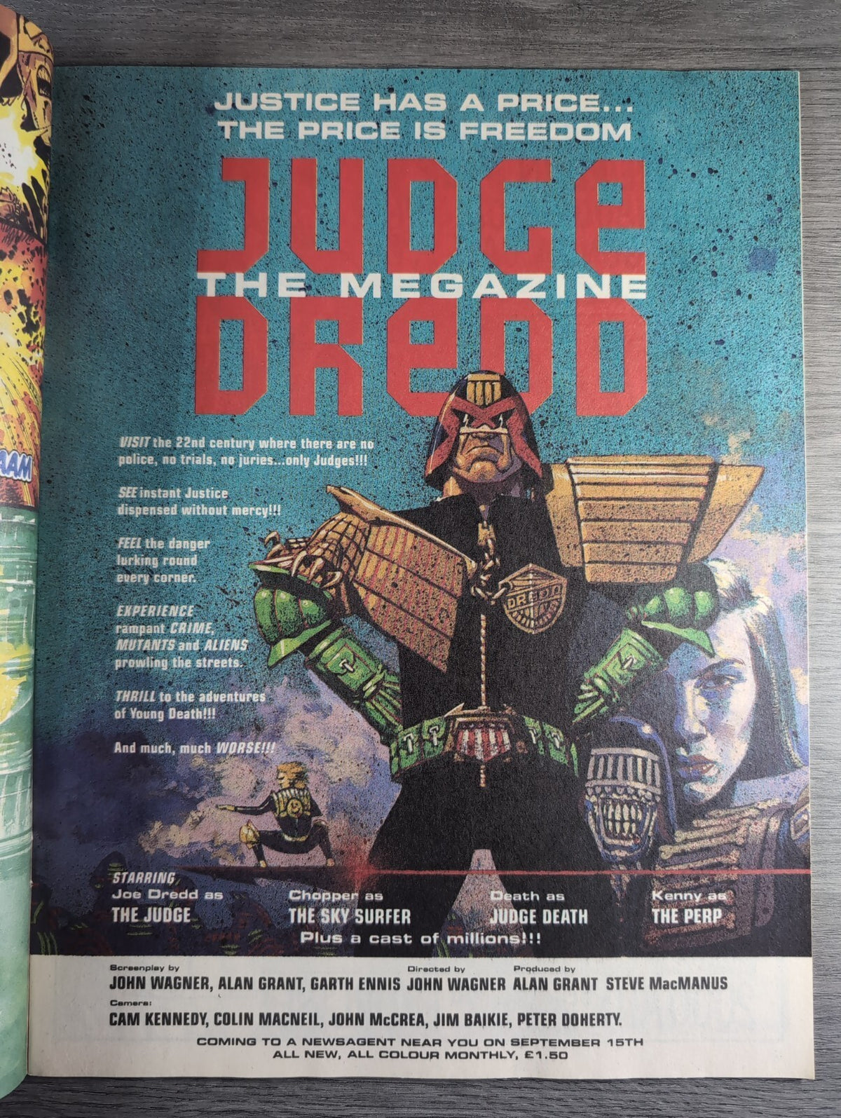 2000AD Prog 696 Featuring Judge Dredd Comic 15th Sept 1990 Vintage Retro Comic
