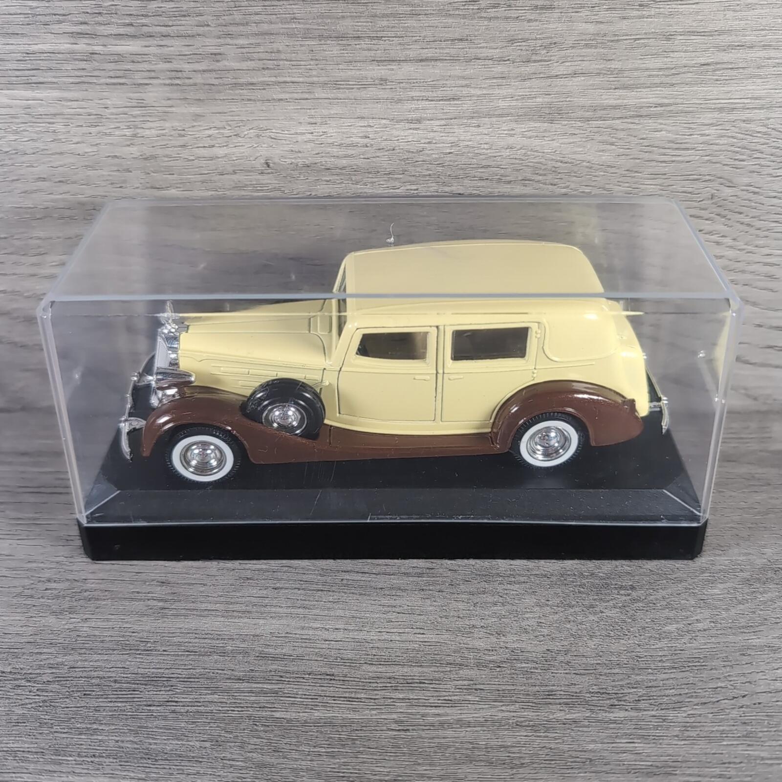 Solido Packard Sedan 4047  1:43 Scale Diecast Model Car