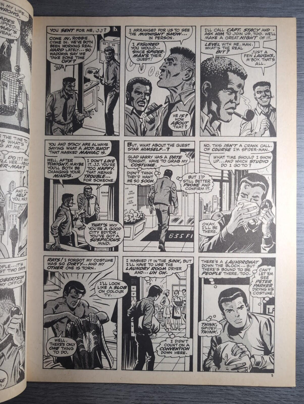 Spider-Man Comics Weekly No 102 Marvel Comics UK 25th January 1975 Vintage Comic
