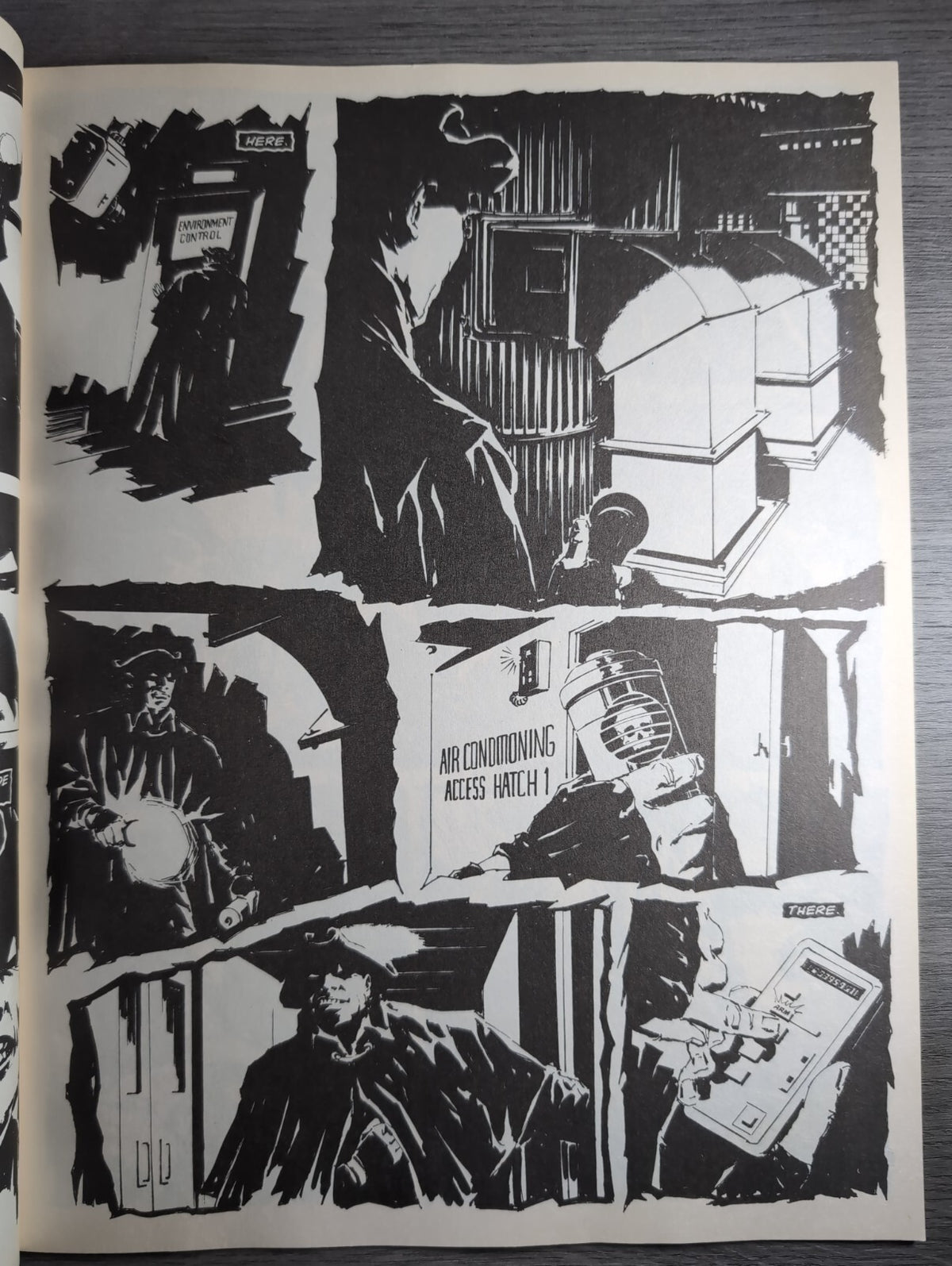 2000AD Prog 717 Featuring Judge Dredd Comic 9th Feb 1991 Vintage Retro Comic