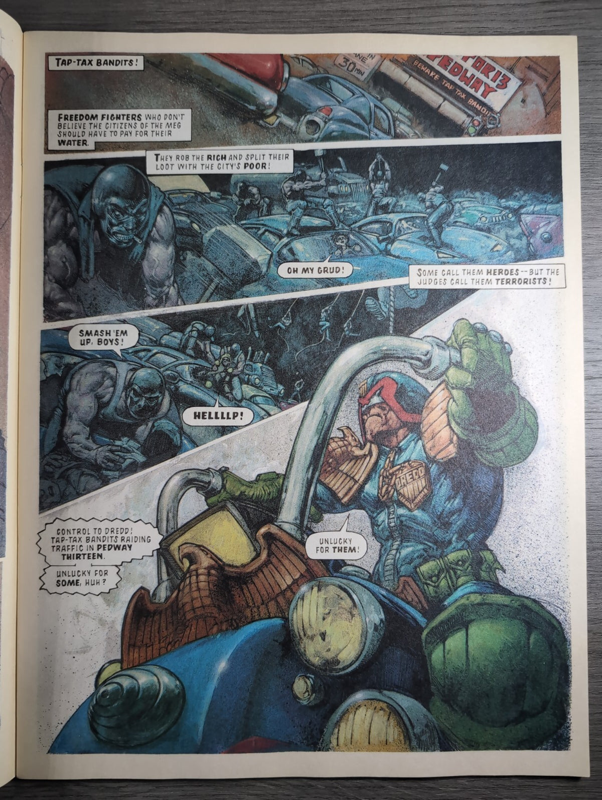 2000AD Prog 829 Featuring Judge Dredd Comic 3rd April 1993 Comic + Stickers