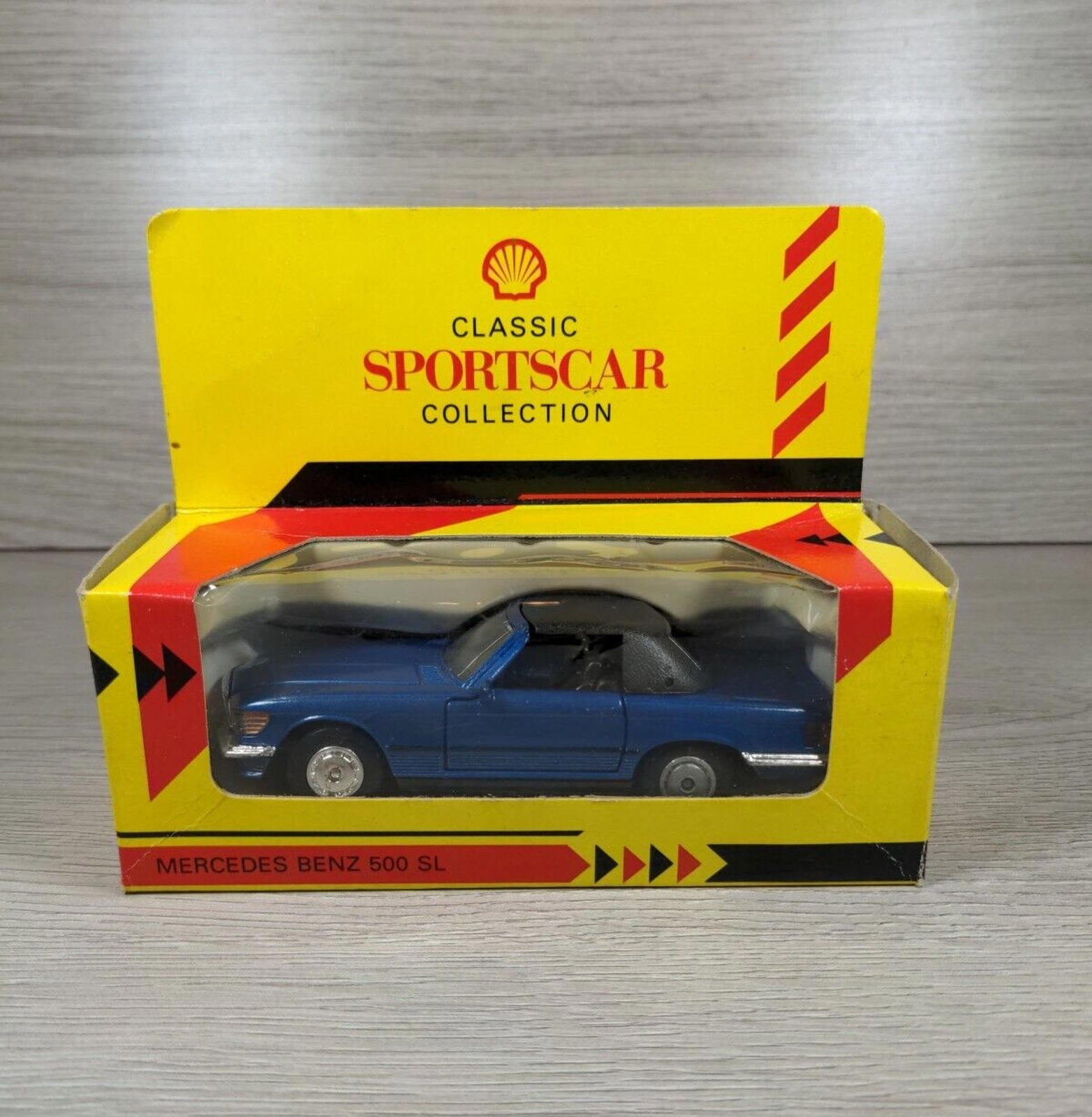 Shell Garage Classic Sports Car Collection Mercedes Benz 500 SL  Diecast Car