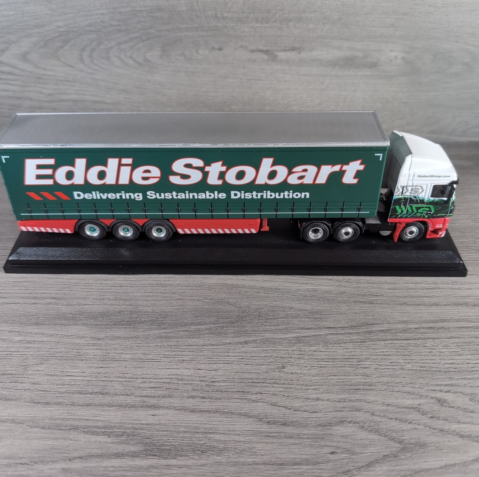 Atlas Editions Eddie Stobart DAF XF105 Space Cab Curtianside Ozzy Jude H113 1:76
