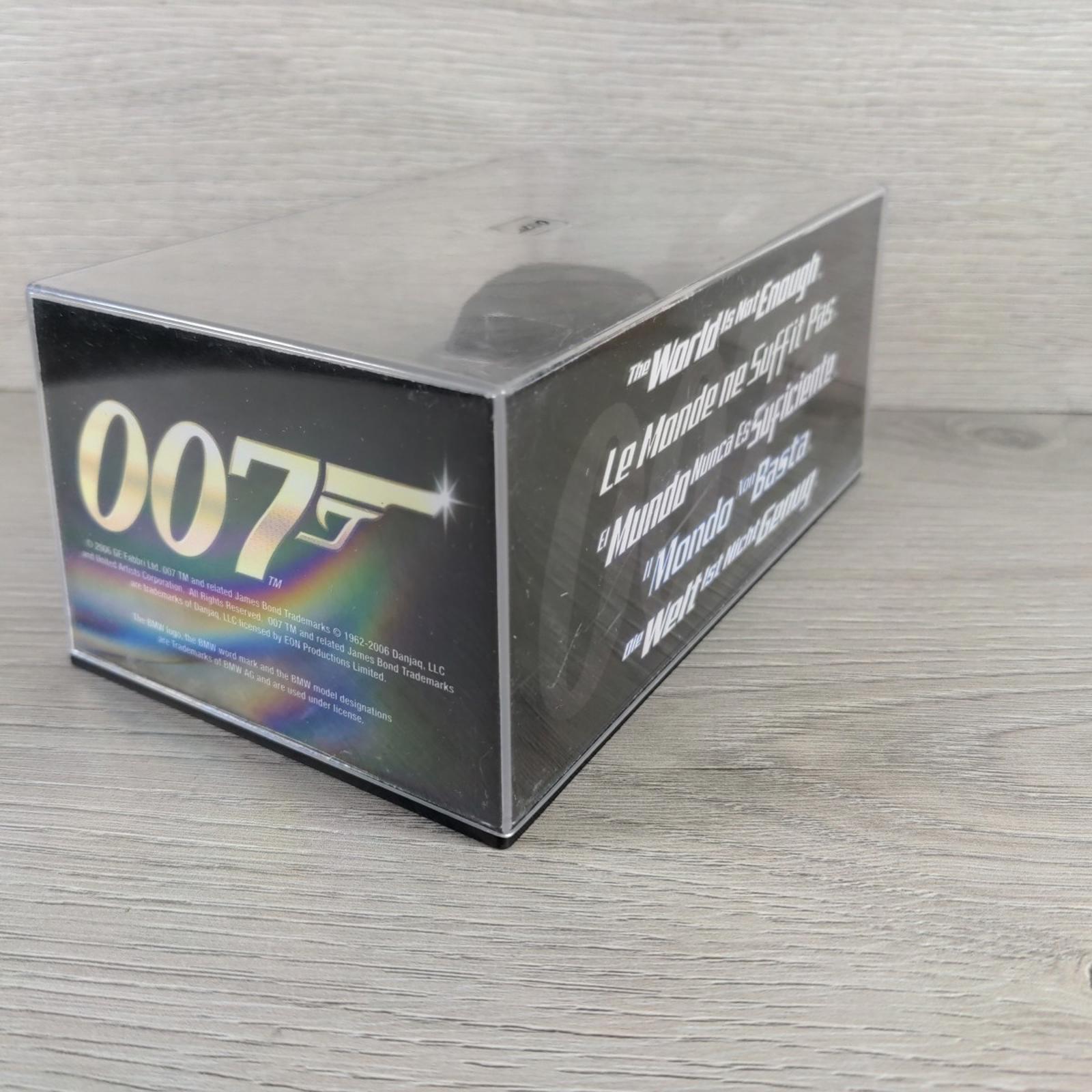 Eaglemoss James Bond 007 BMW Z8 The World Is Not Enough Diecast Car 1:43 Scale