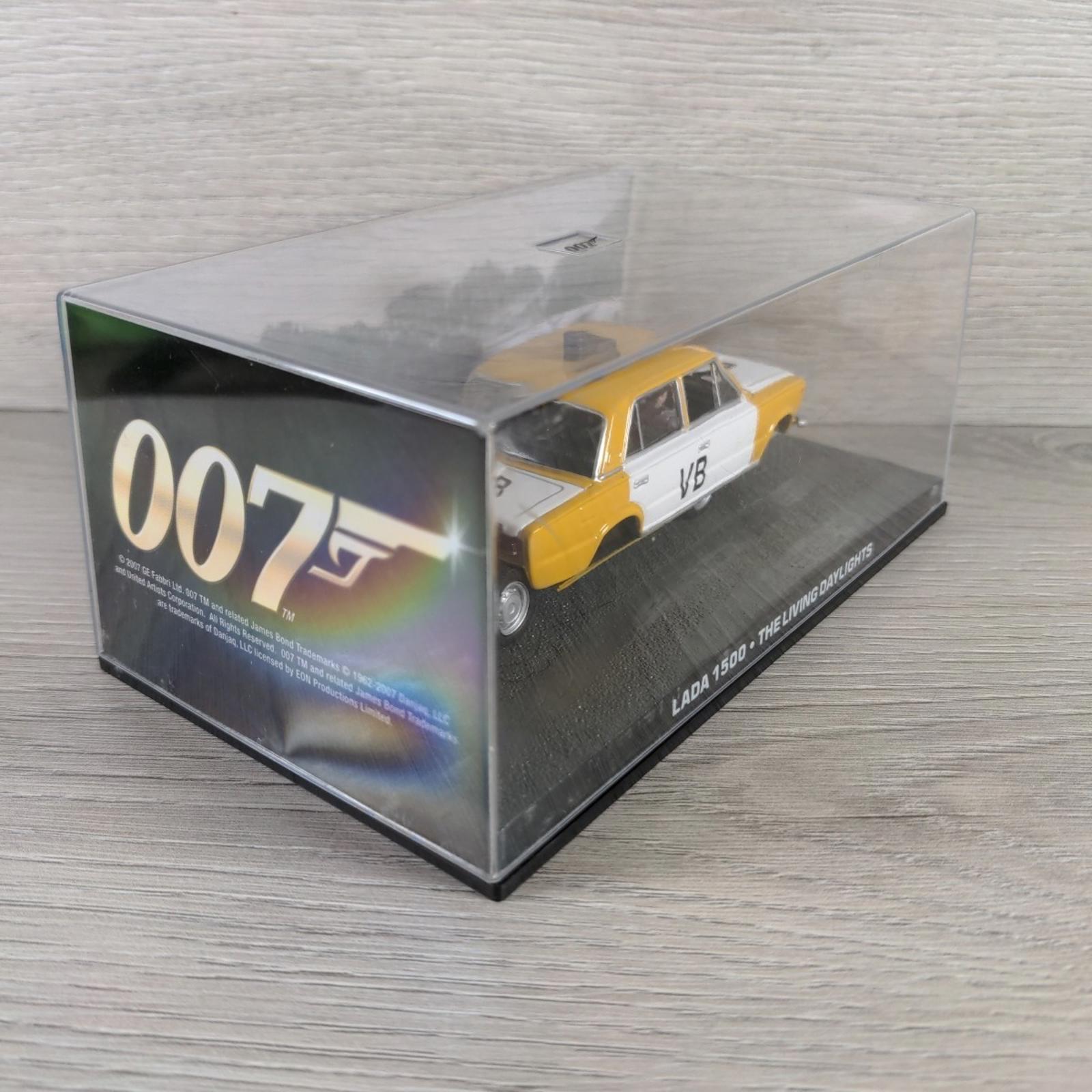 Eaglemoss James Bond 007 Lada 1500 The Living Daylights Diecast Car 1:43 Scale