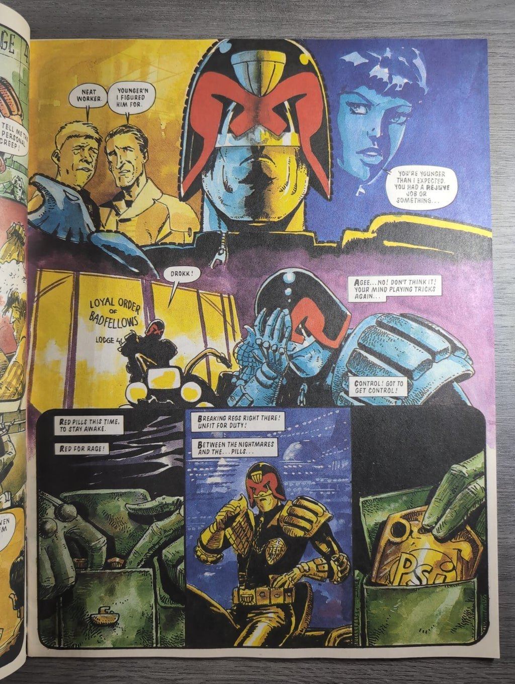 2000AD Prog 680 Featuring Judge Dredd Comic 26th May 1990 Vintage Retro Comic