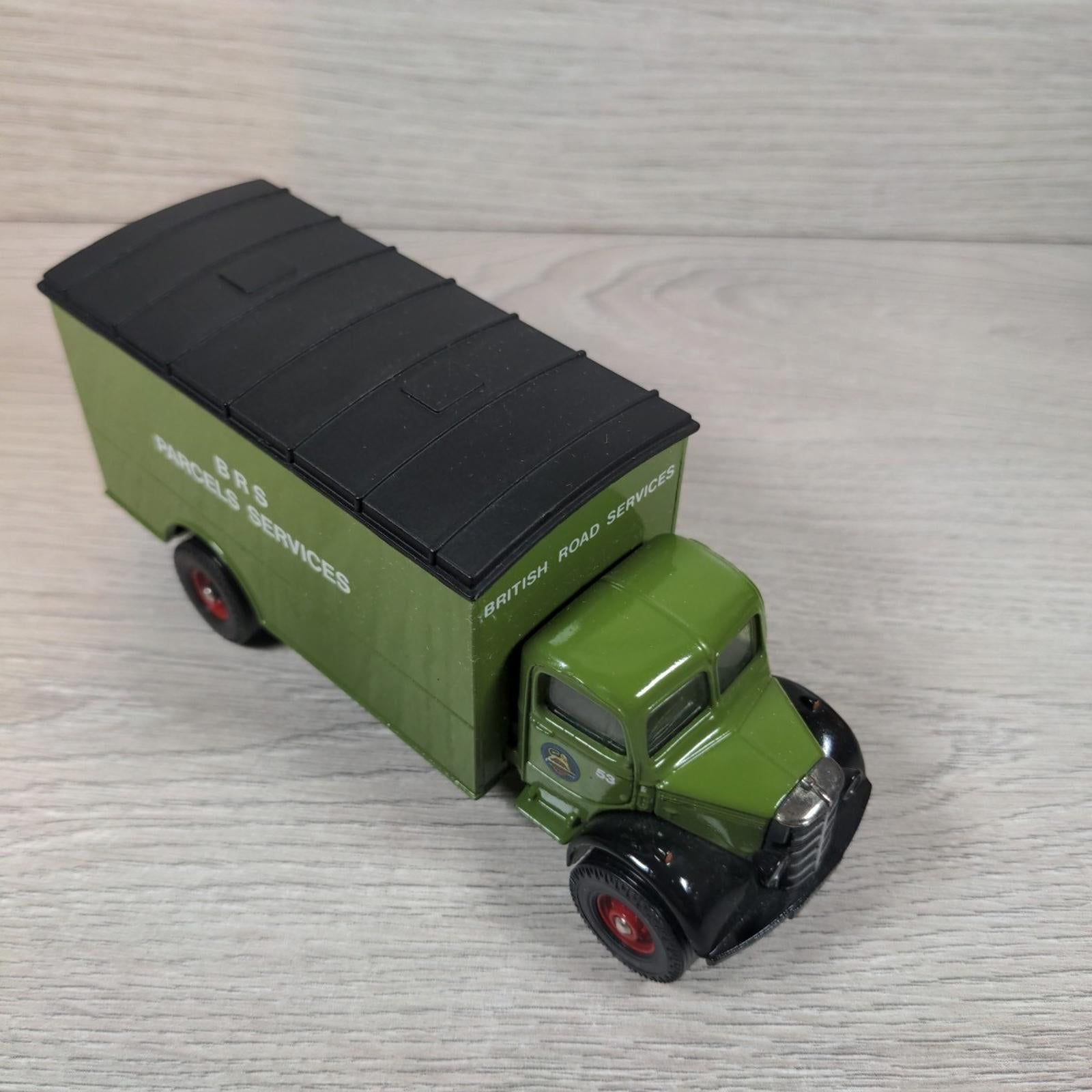 Corgi 97200 British Road Services Morris J Van Bedford Box Van Die-Cast Models