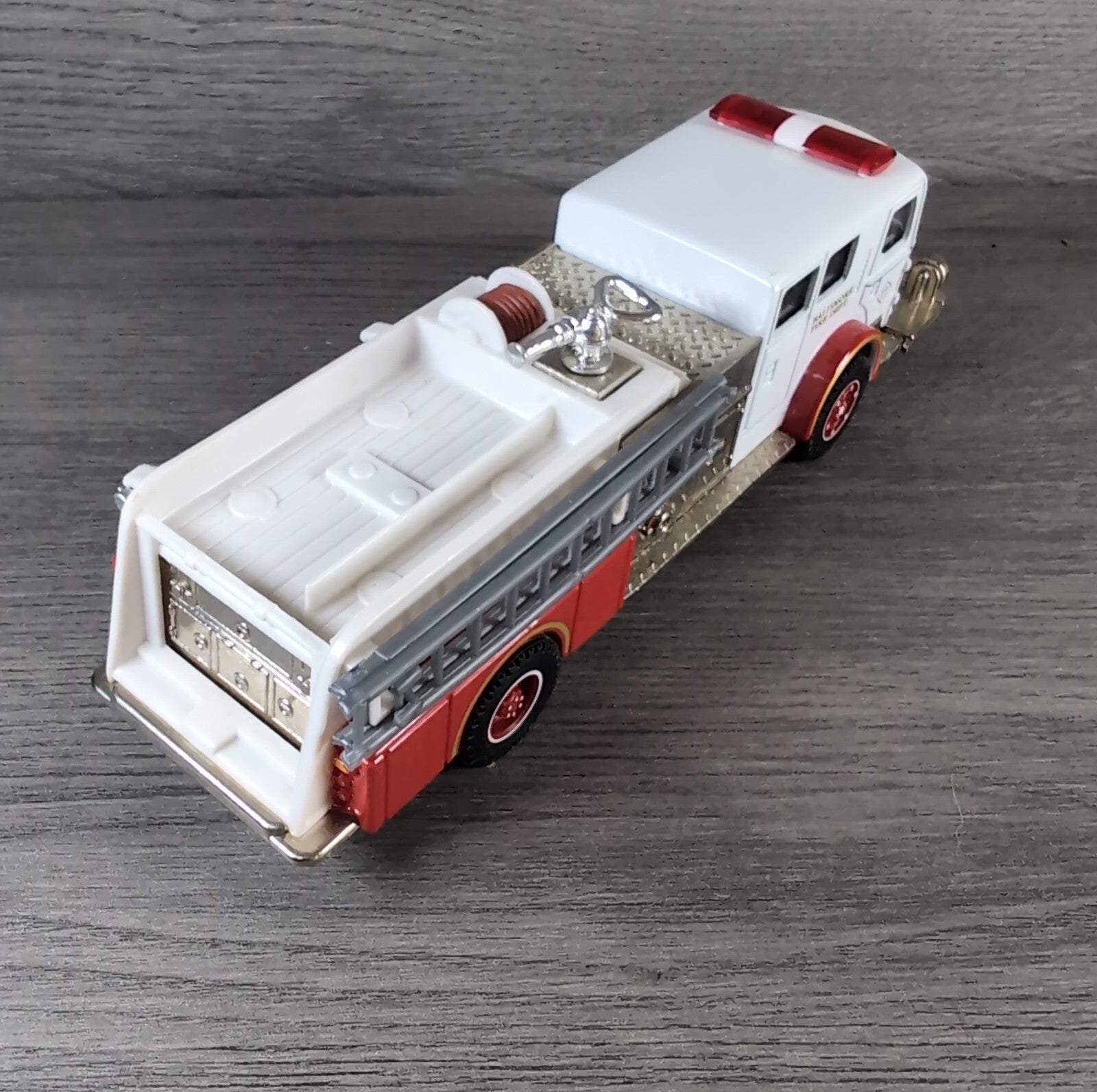 Corgi Classics Baltimore American La France Pumper 51702 Die-Cast Model