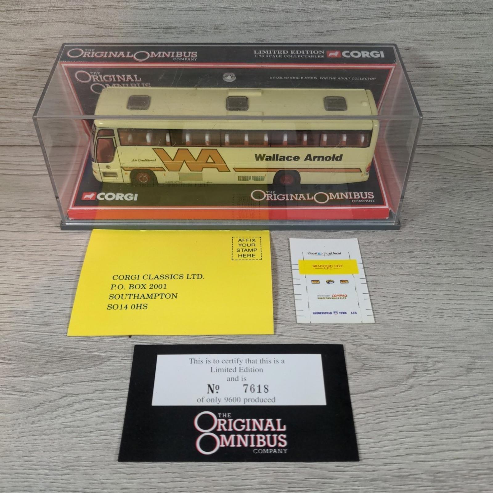 Corgi Original Omnibus 43801 Plaxton Excalibur Wallace Arnold Die-Cast Model