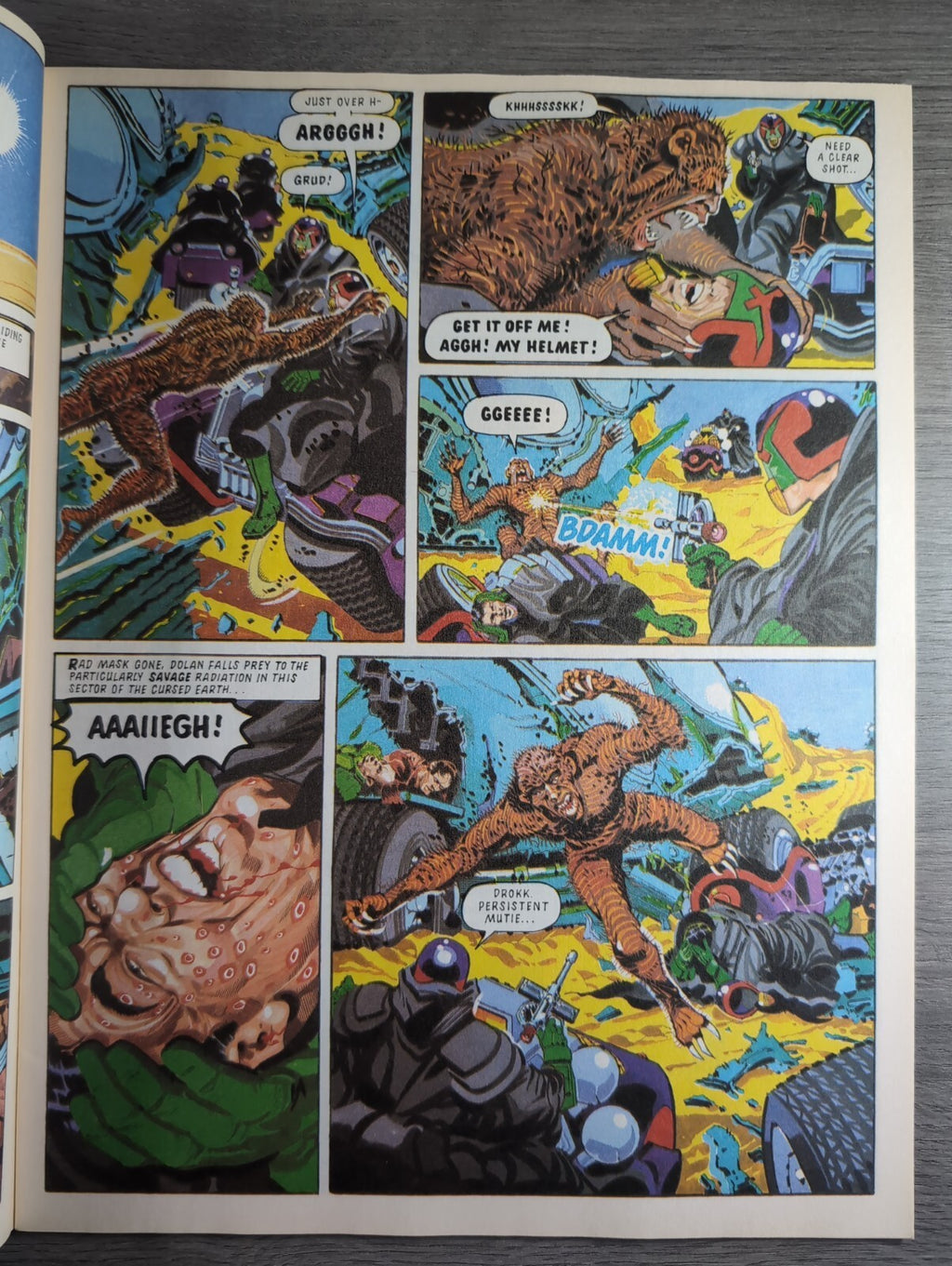 2000AD Prog 895 Featuring Judge Dredd Comic 8th July 1994 Vintage Retro Comic
