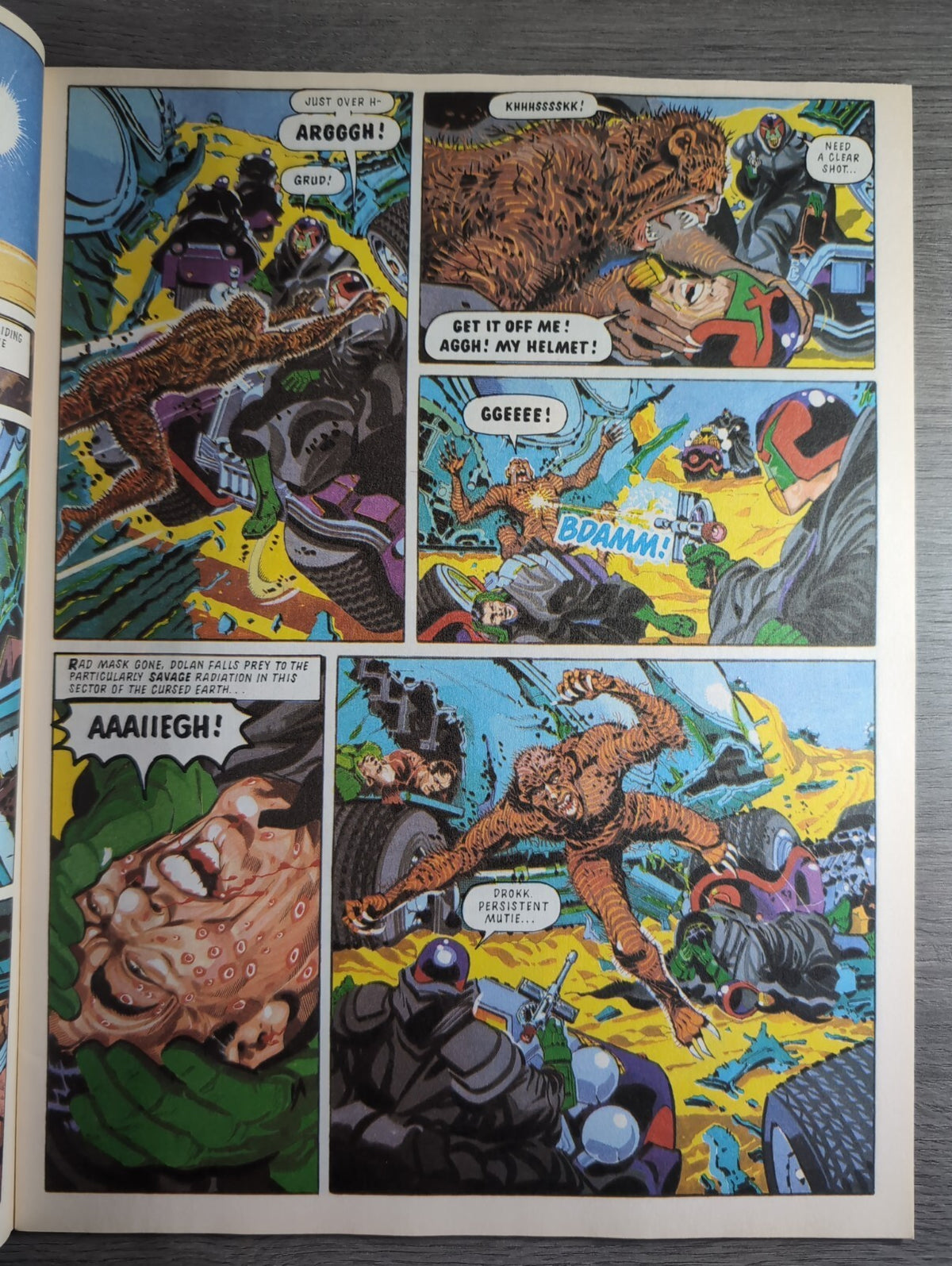 2000AD Prog 895 Featuring Judge Dredd Comic 8th July 1994 Vintage Retro Comic