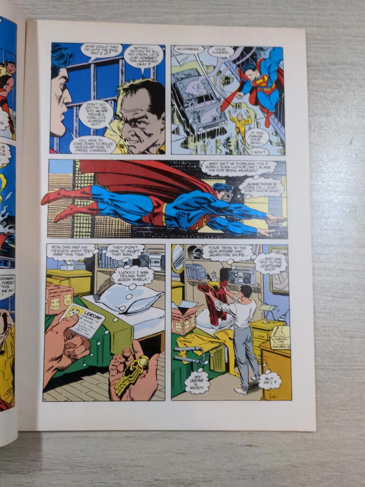 DC Comics Superman With Justice League Issue No 32 1990 Vintage Comic - Retrorama UK