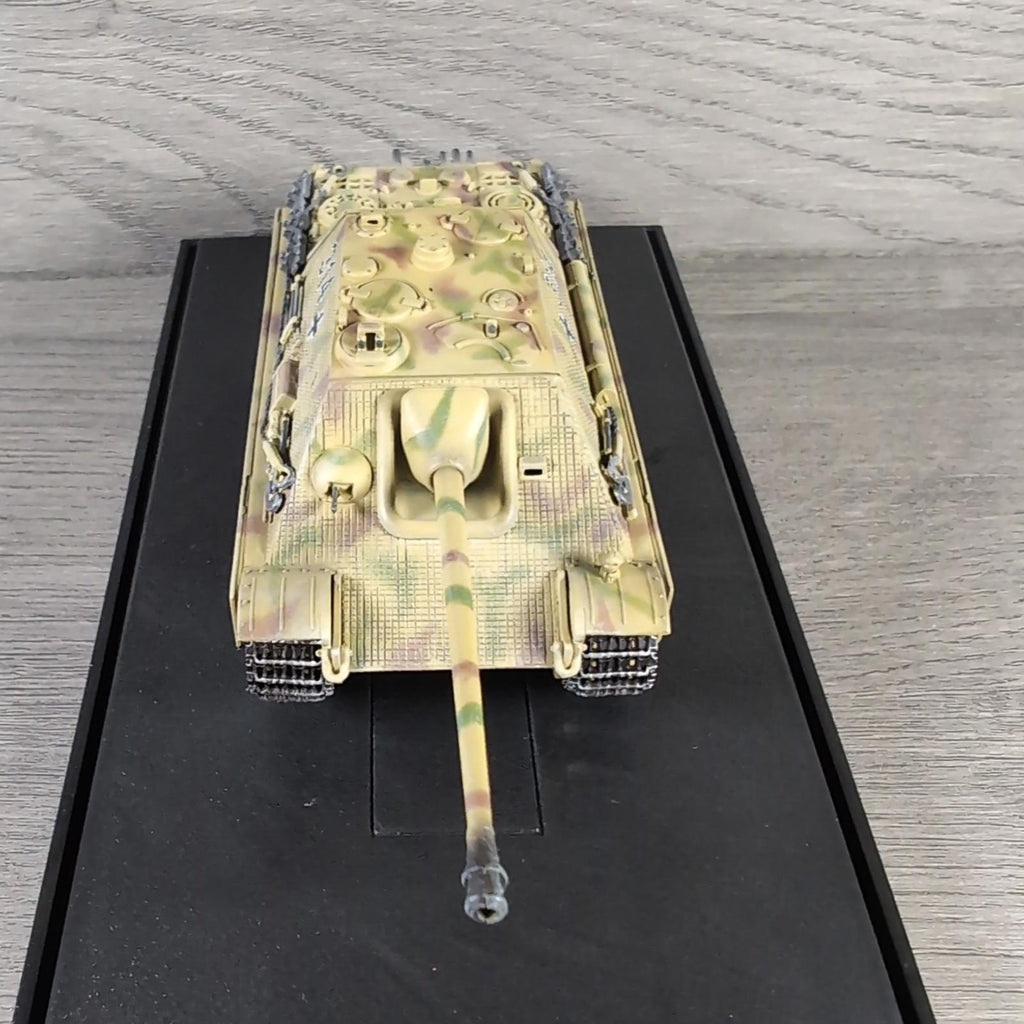 Dragon Armor Jagdpanther Eary Production w/Zimmerit France 1944 1:72 Scale Model