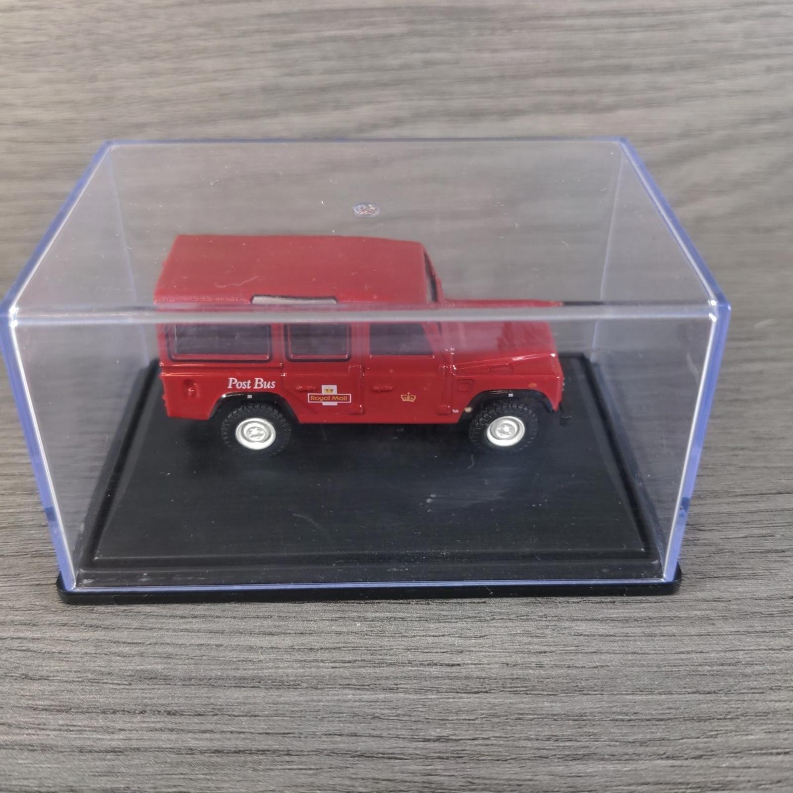 Oxford Commercials Royal Mail Land Rover Defender 1:76 Scale Die-Cast Model