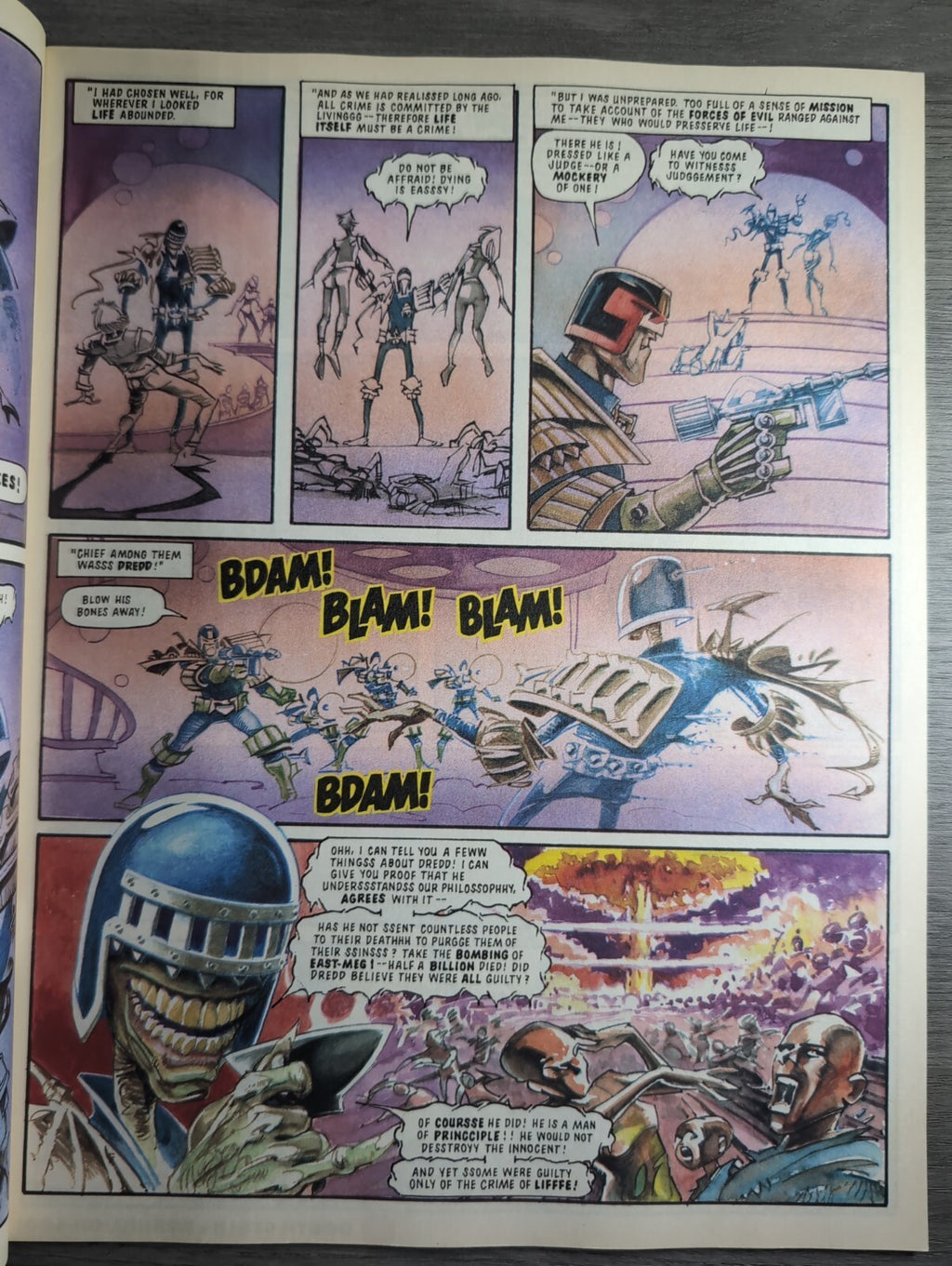 2000AD Prog 901 Featuring Judge Dredd Comic 19th Aug 1994 Vintage Retro Comic