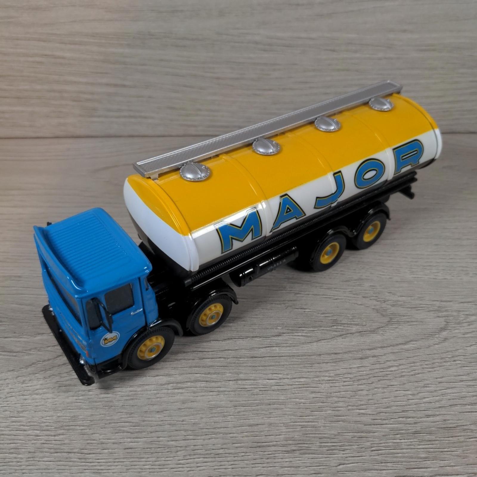 Corgi Classics Road Transport 97328 AEC Eliptical Tanker Major Die-Cast Model