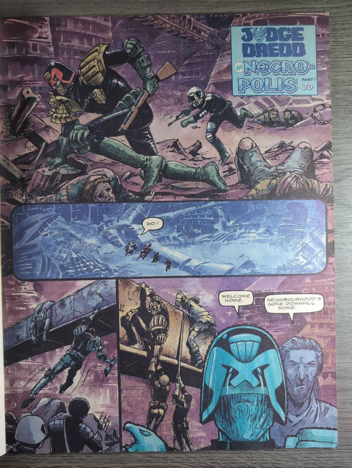 2000AD Prog 693 Featuring Judge Dredd Comic 25th Aug 1990 Vintage Retro Comic