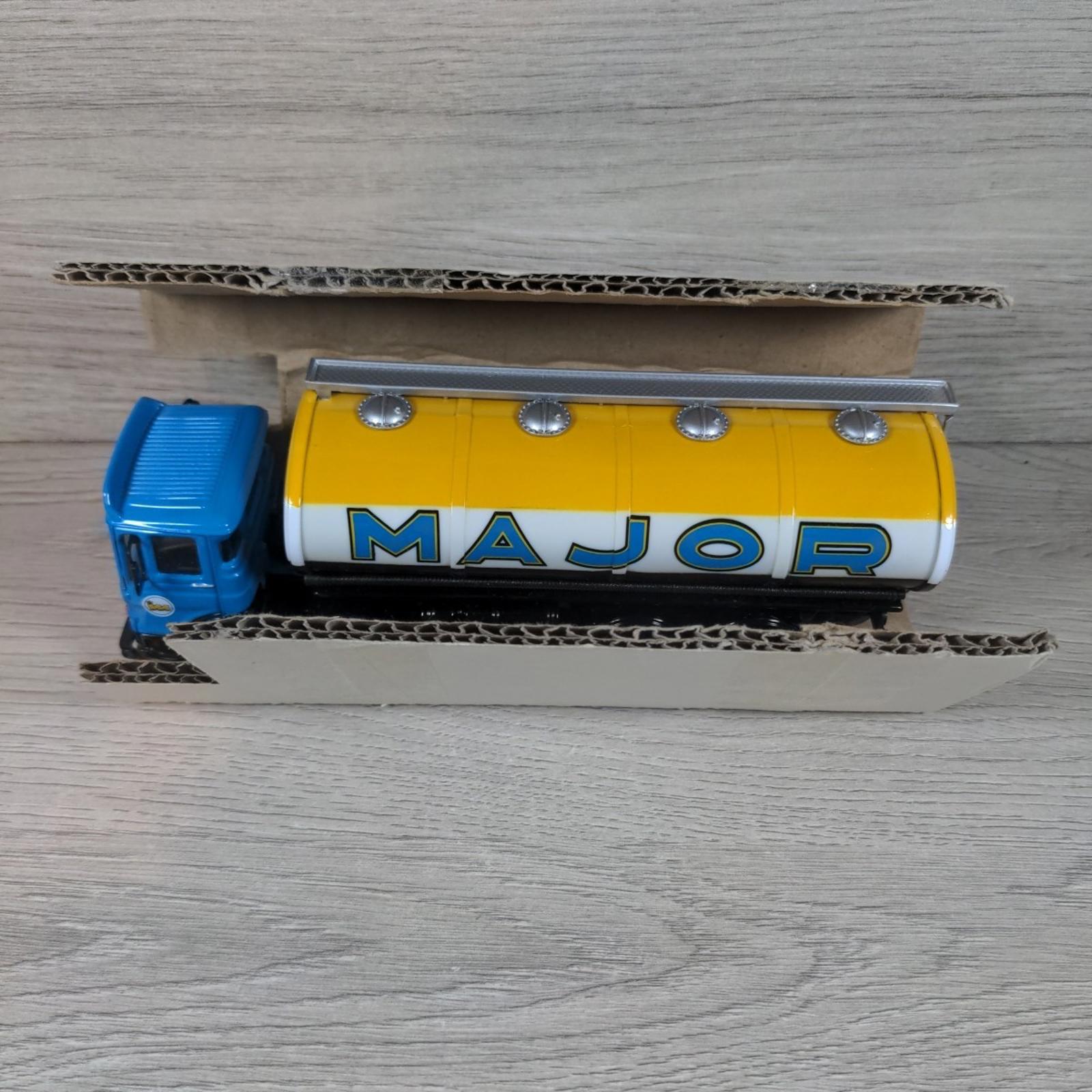 Corgi Classics Road Transport 97328 AEC Eliptical Tanker Major Die-Cast Model
