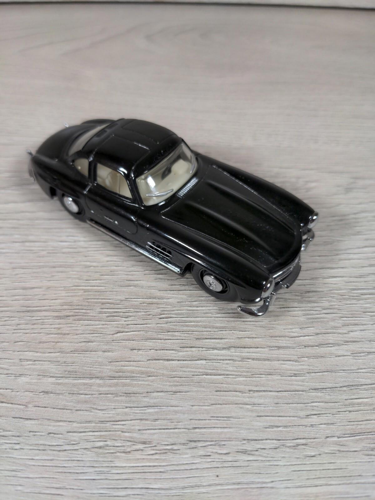 The Dinky Collection DY-12B 1955 Mercedes Benz 300SL Gullwing 1:43 Diecast Matchbox Car