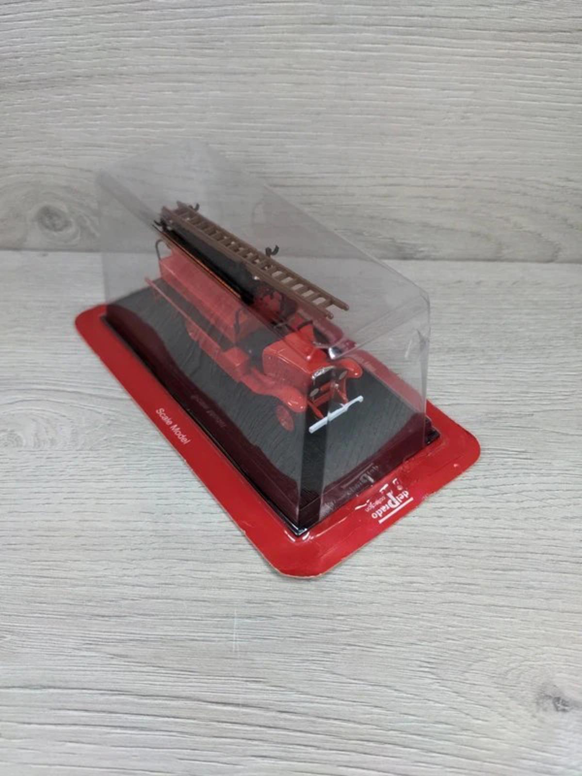 Del Prado Diecast 1929 Fire Engine Chevrolet 1:50 Scale Model - Retrorama UK