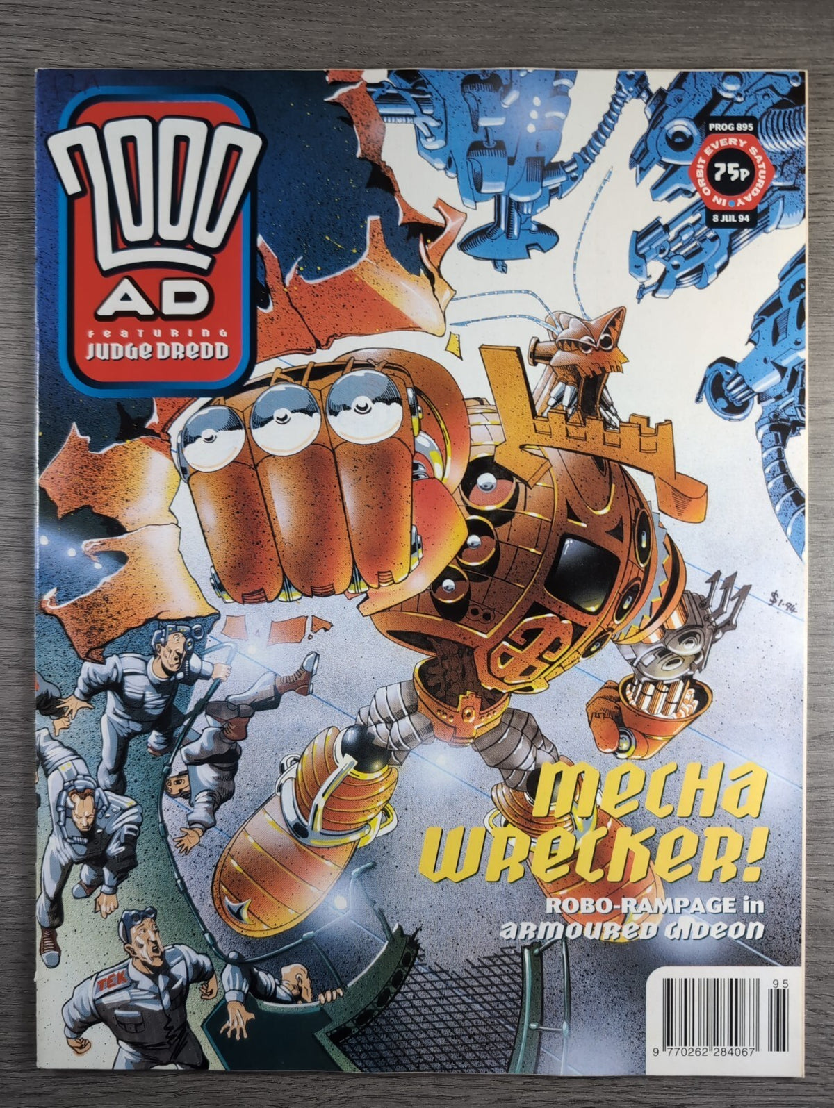 2000AD Prog 895 Featuring Judge Dredd Comic 8th July 1994 Vintage Retro Comic