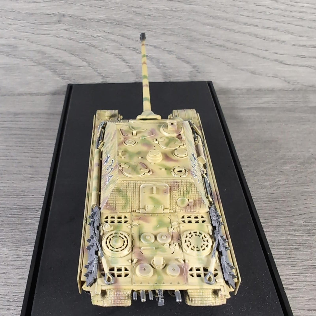 Dragon Armor Jagdpanther Eary Production w/Zimmerit France 1944 1:72 Scale Model