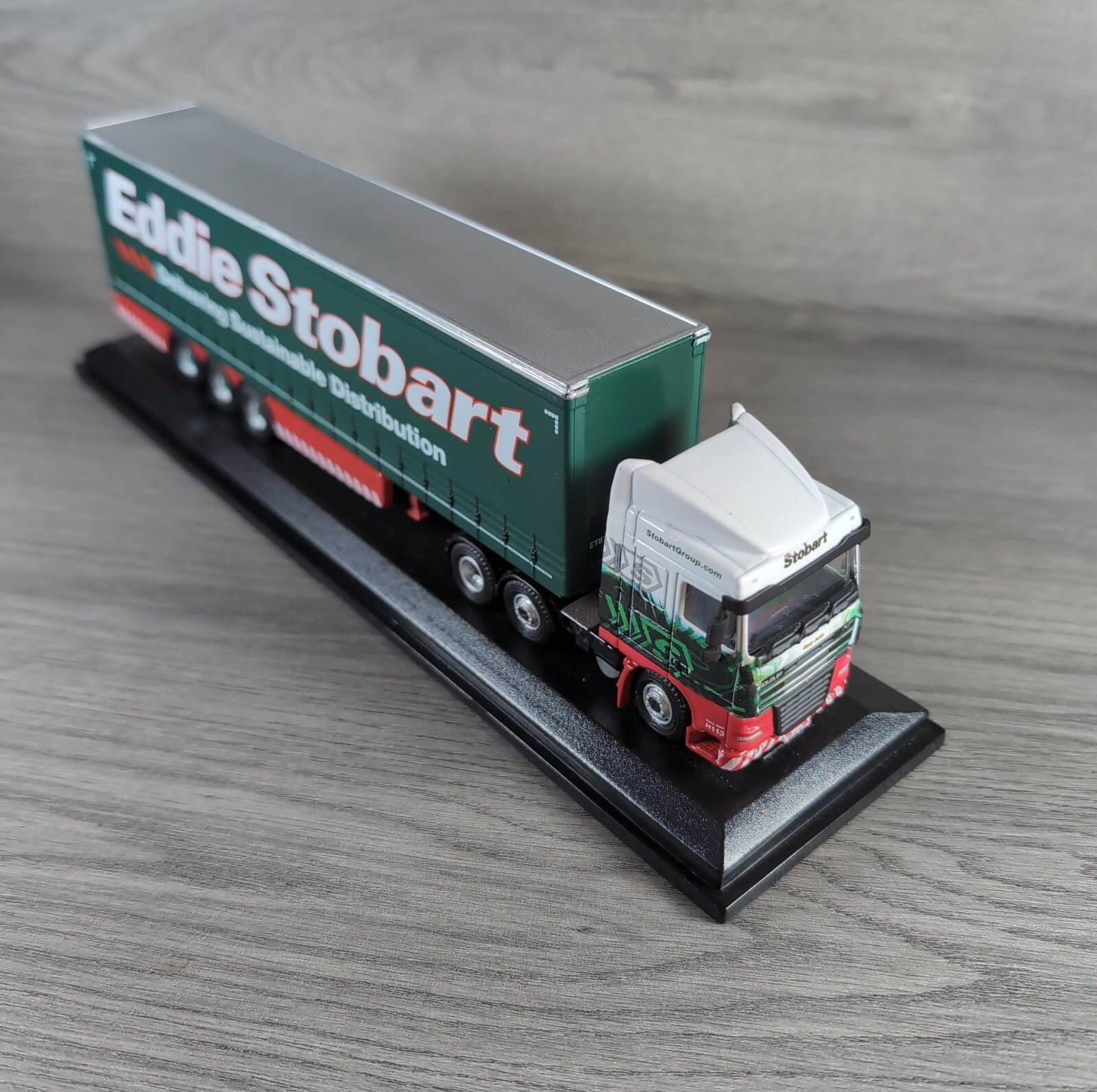 Atlas Editions Eddie Stobart DAF XF105 Space Cab Curtianside Ozzy Jude H113 1:76