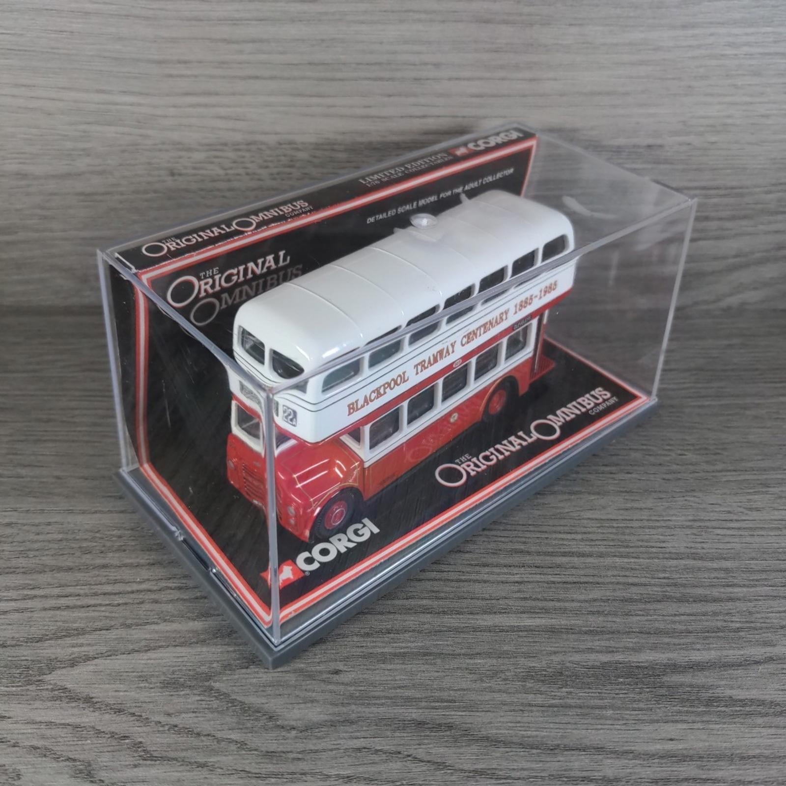 Corgi The Original Omnibus Co 41103 Leyland Totan PD3A/1 - 1:76 Scale Model