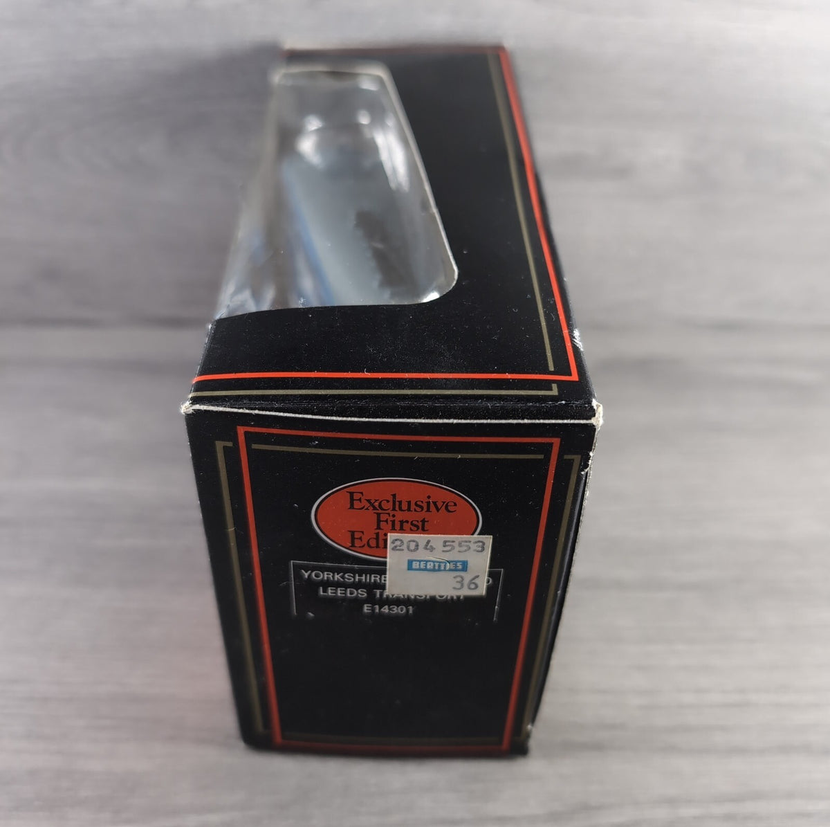 Exclusive First Editions E14301 Yorkshire Post Stylo Leeds Transport 1:76 Scale - Retrorama UK