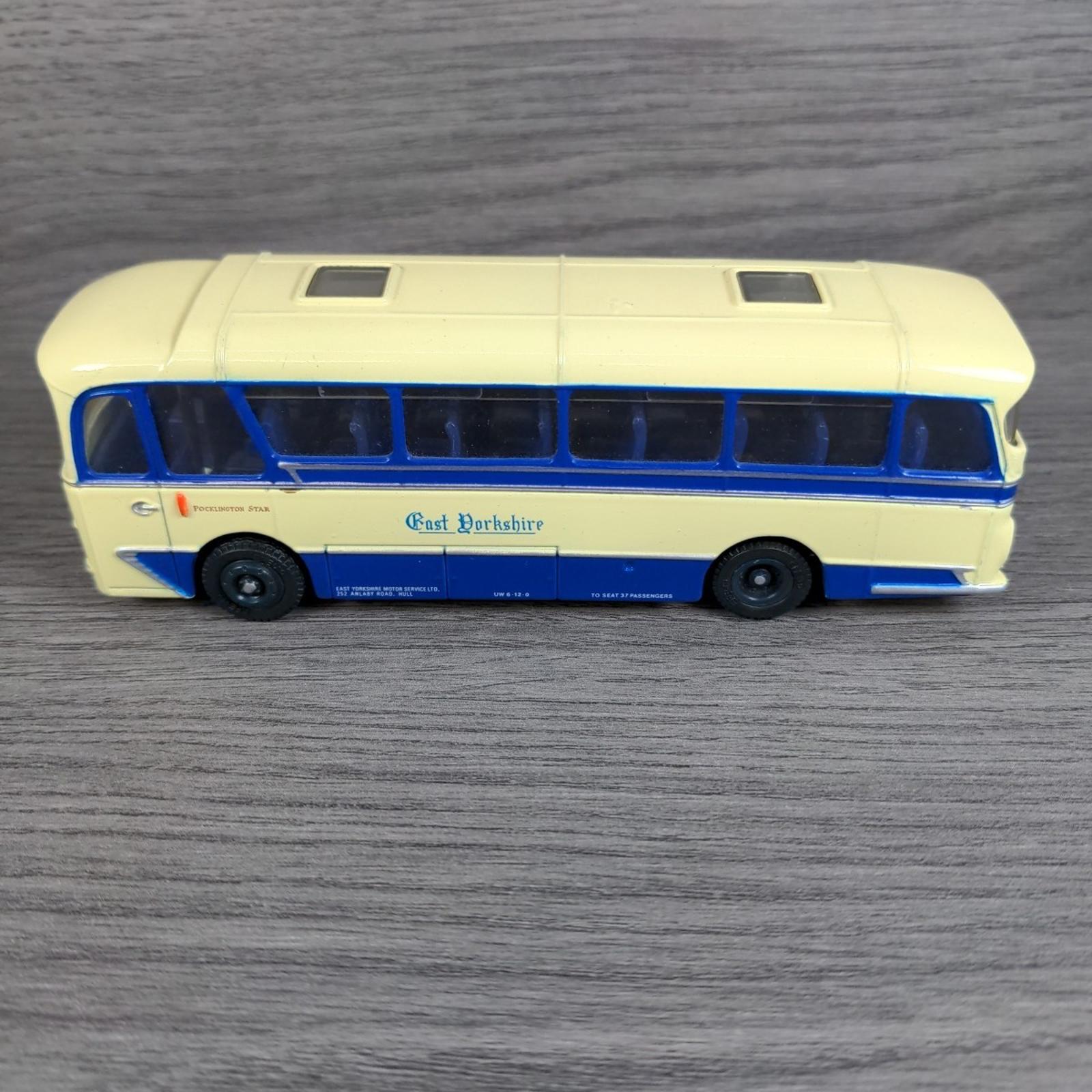 Exclusive First Editions EFE Cavalier Coach 12102 Diecast Model 1:76 Scale