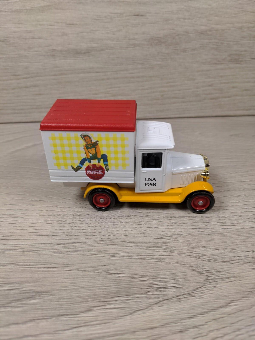 Lledo Coca Cola 1928 Chevrolet Box Van SL51000 Diecast  Model Van - Retrorama UK