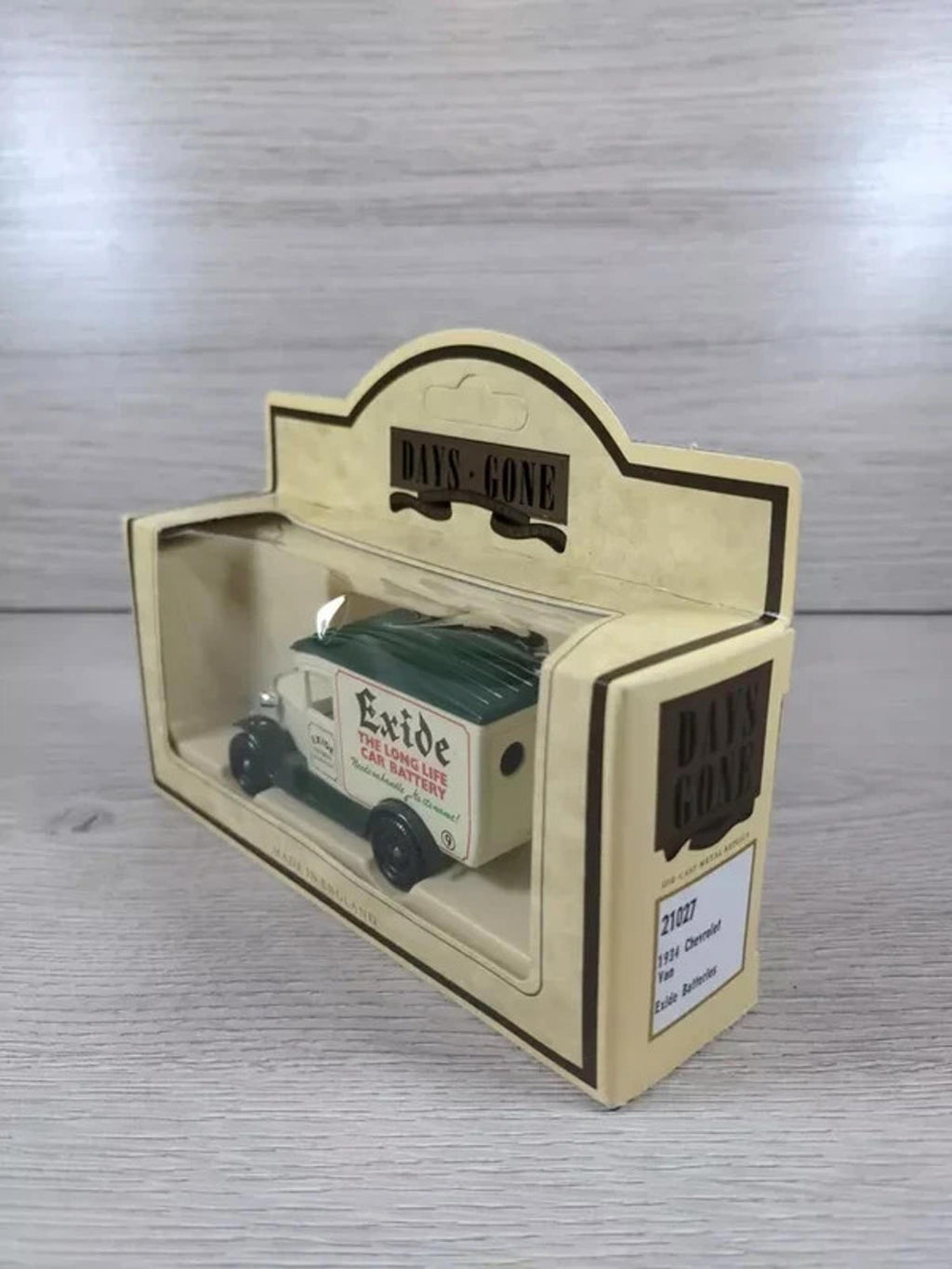Lledo Days Gone 1934 Chevrolet Van Exide Batteries 21027 Diecast Model Van - Retrorama UK