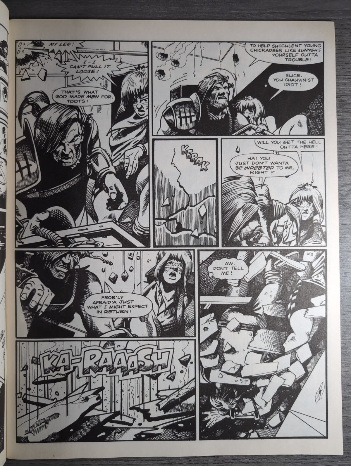 2000AD Prog 704 Featuring Judge Dredd Comic 10th Nov 1990  Vintage Retro Comic