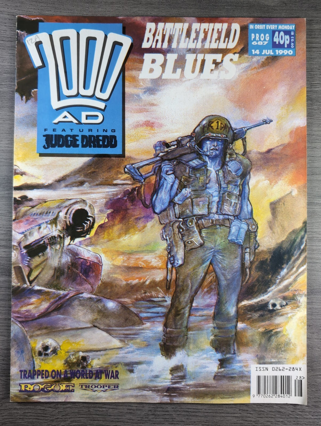 2000AD Prog 687 Featuring Judge Dredd Comic 14th July 1990 Vintage Retro Comic