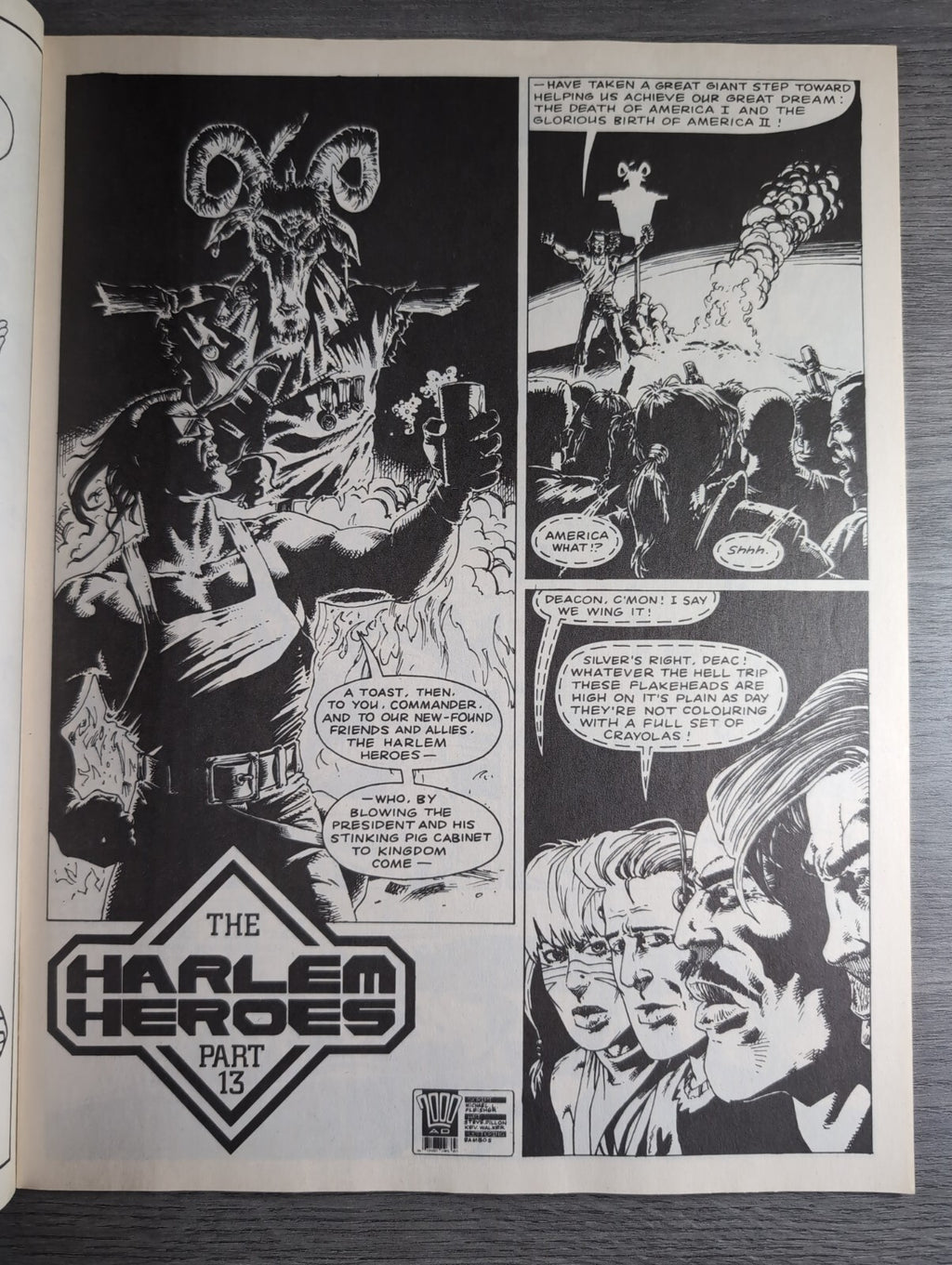 2000AD Prog 689 Featuring Judge Dredd Comic 28th July 1990 Vintage Retro Comic