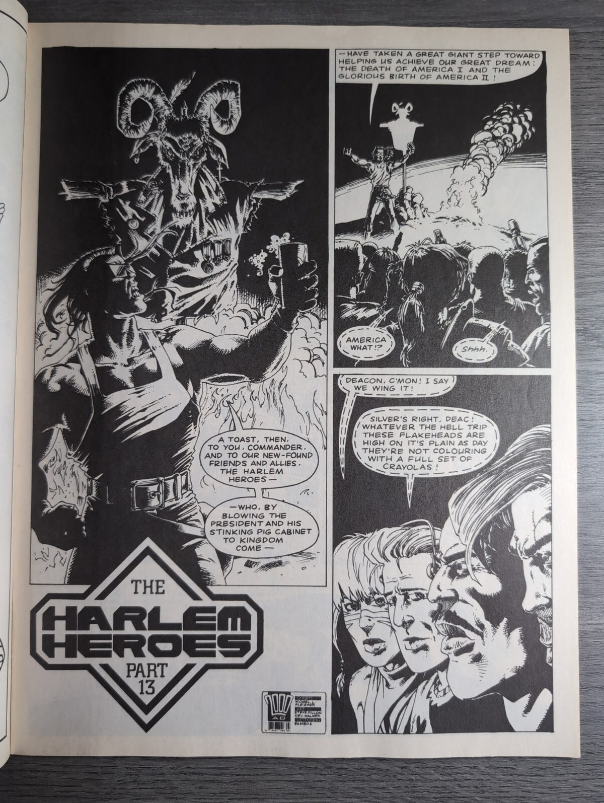 2000AD Prog 689 Featuring Judge Dredd Comic 28th July 1990 Vintage Retro Comic