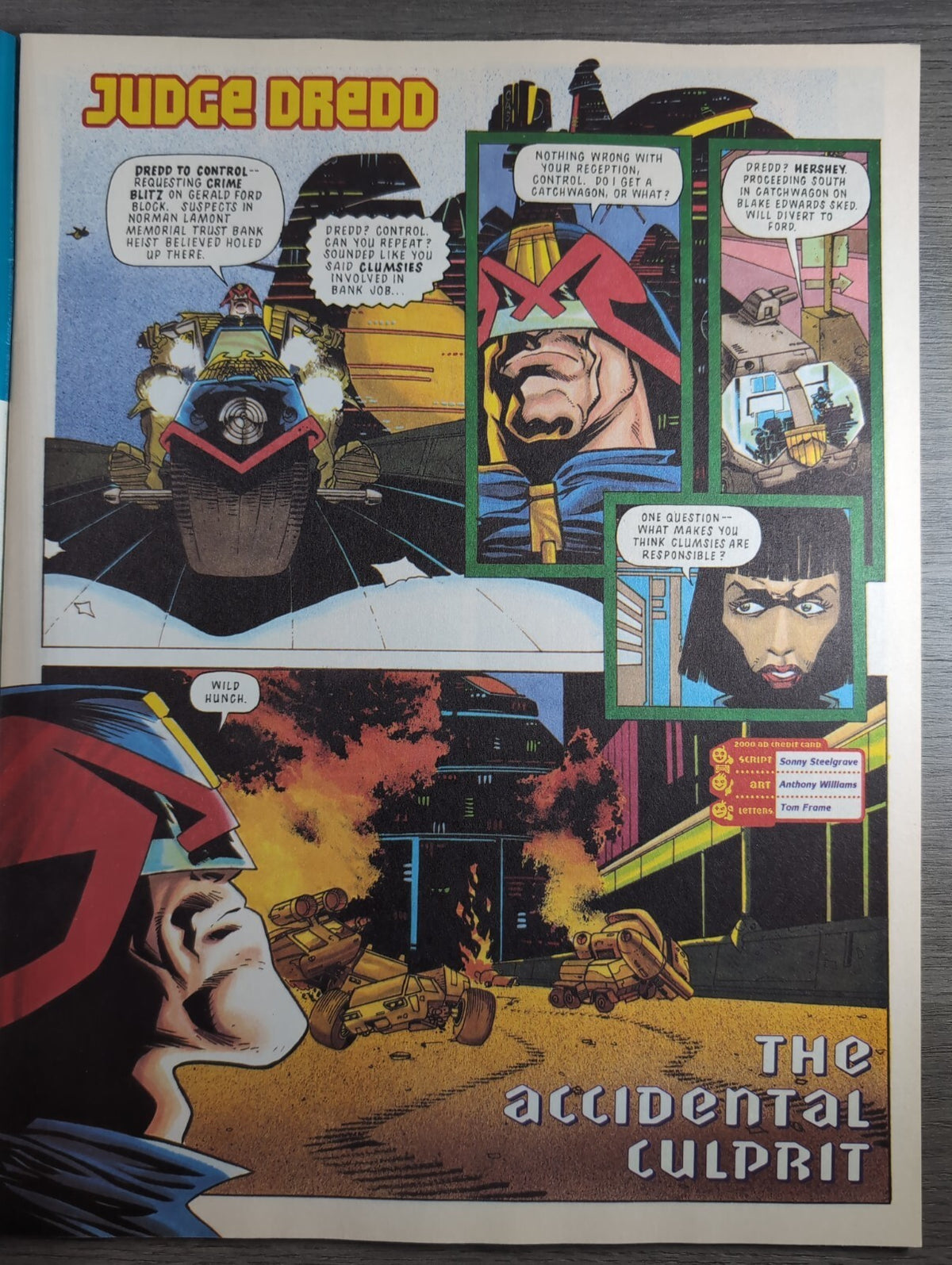 2000AD Prog 888 Featuring Judge Dredd Comic 20th May 1994 Vintage Retro Comic