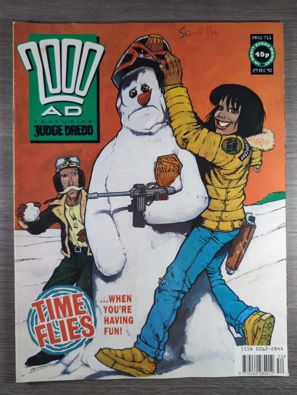 2000AD Prog 711 Featuring Judge Dredd Comic 29th Dec 1990 Vintage Retro Comic