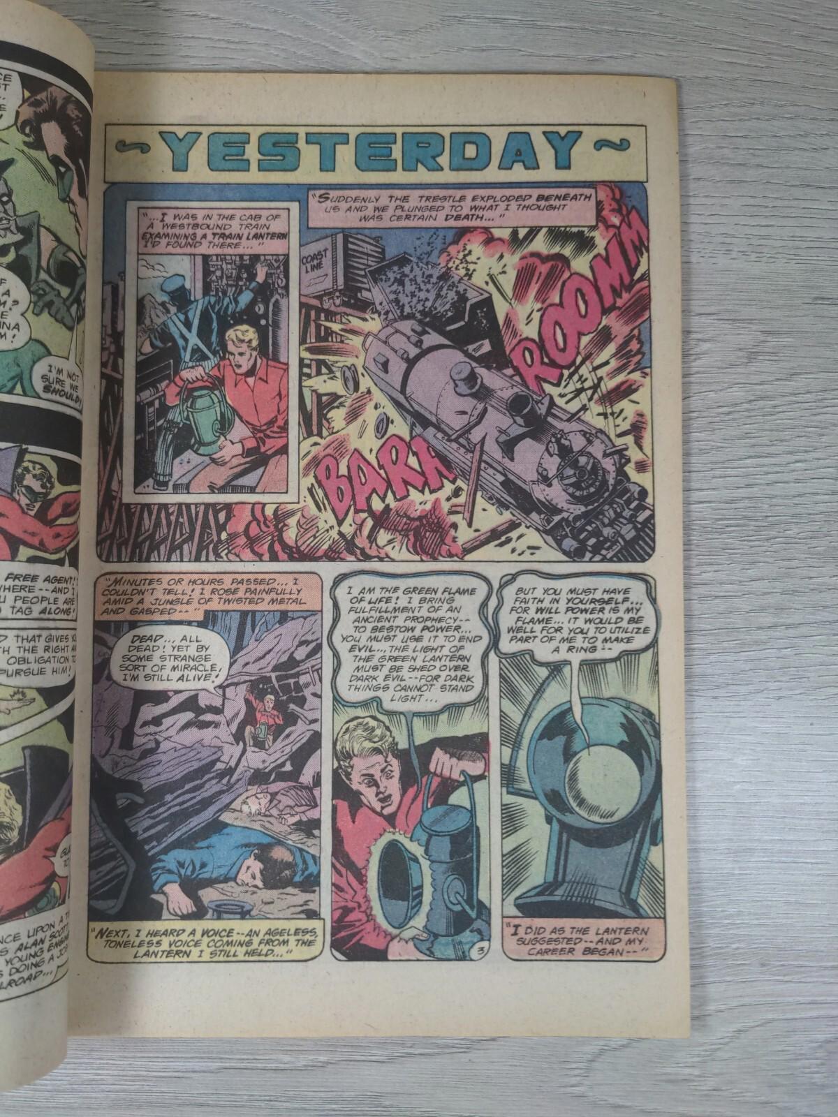DC Comics Green Lantern #112 January 1979 Co-Staring Green Arrow - Retrorama UK
