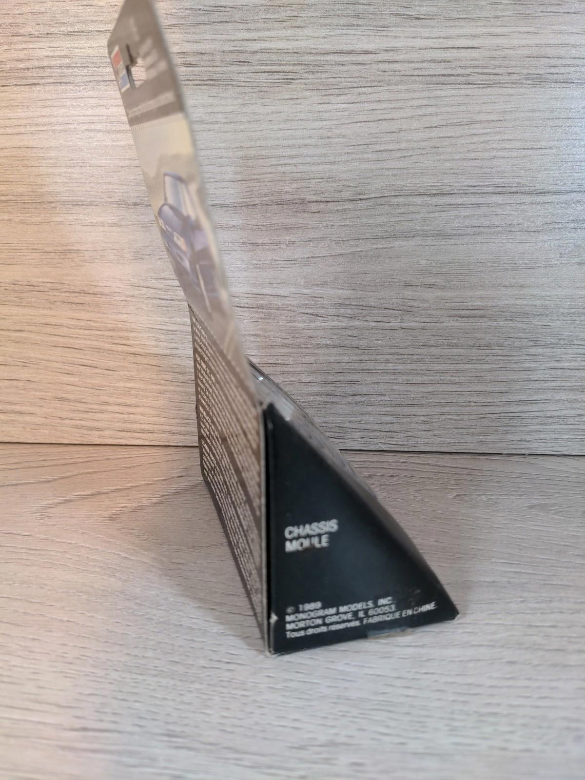 Monogram Mini Exacts 89 Ford T-Bird SC No 2032 Dicast Model Car 1:87 H.O Scale