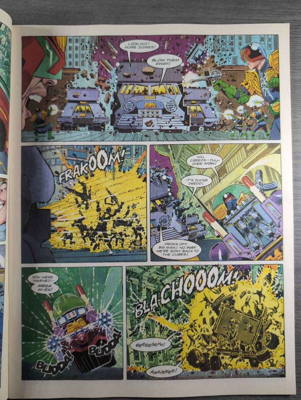 2000AD Prog 879 Featuring Judge Dredd Comic 18th March 1994 Vintage Retro Comic